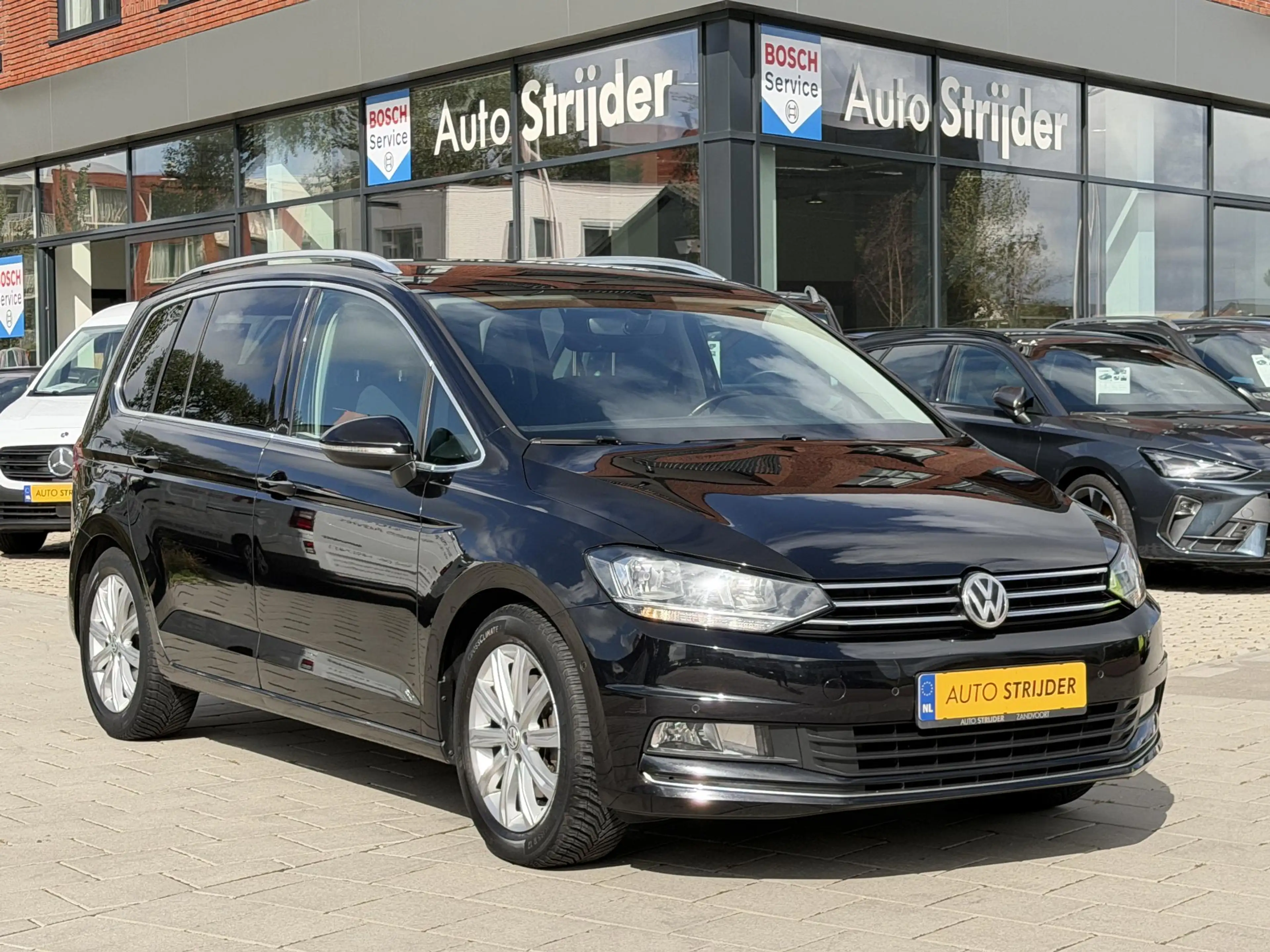 Volkswagen Touran 1.4 TSI Highline | trekhaak | camera | App-Navi — photo 24
