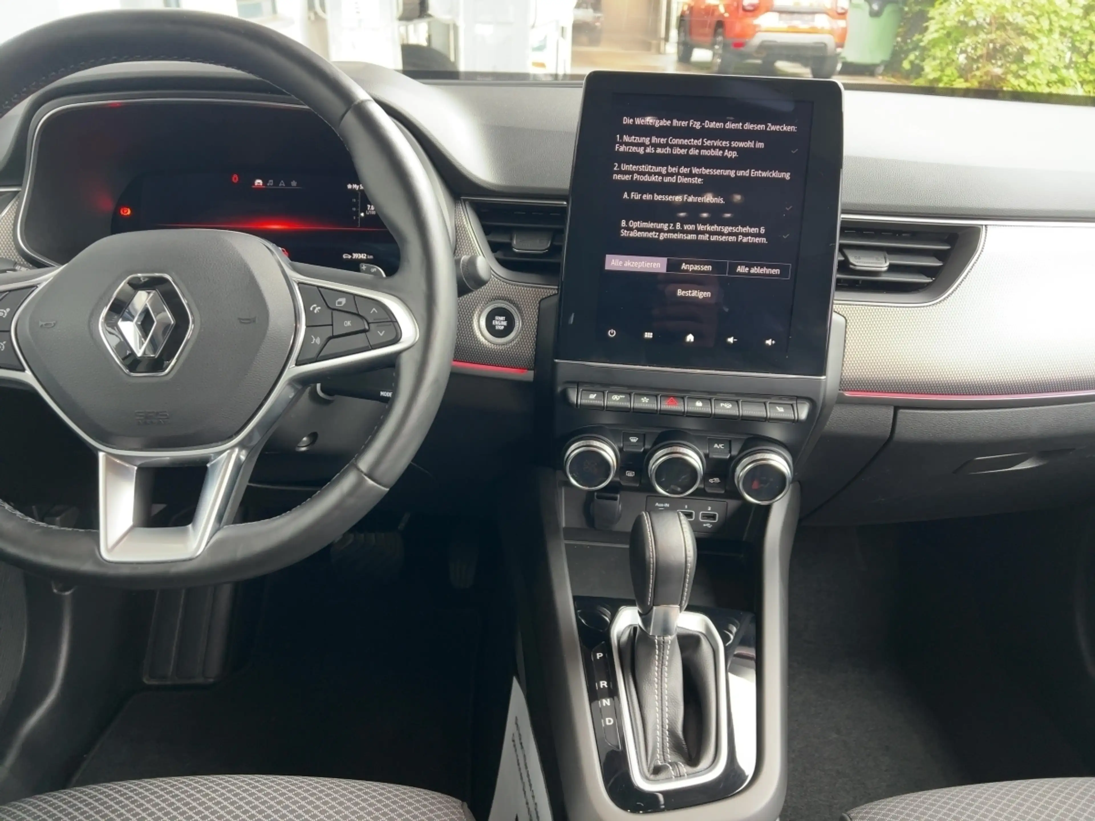 Renault Arkana TECHNO TCe 140 EDC — photo 12