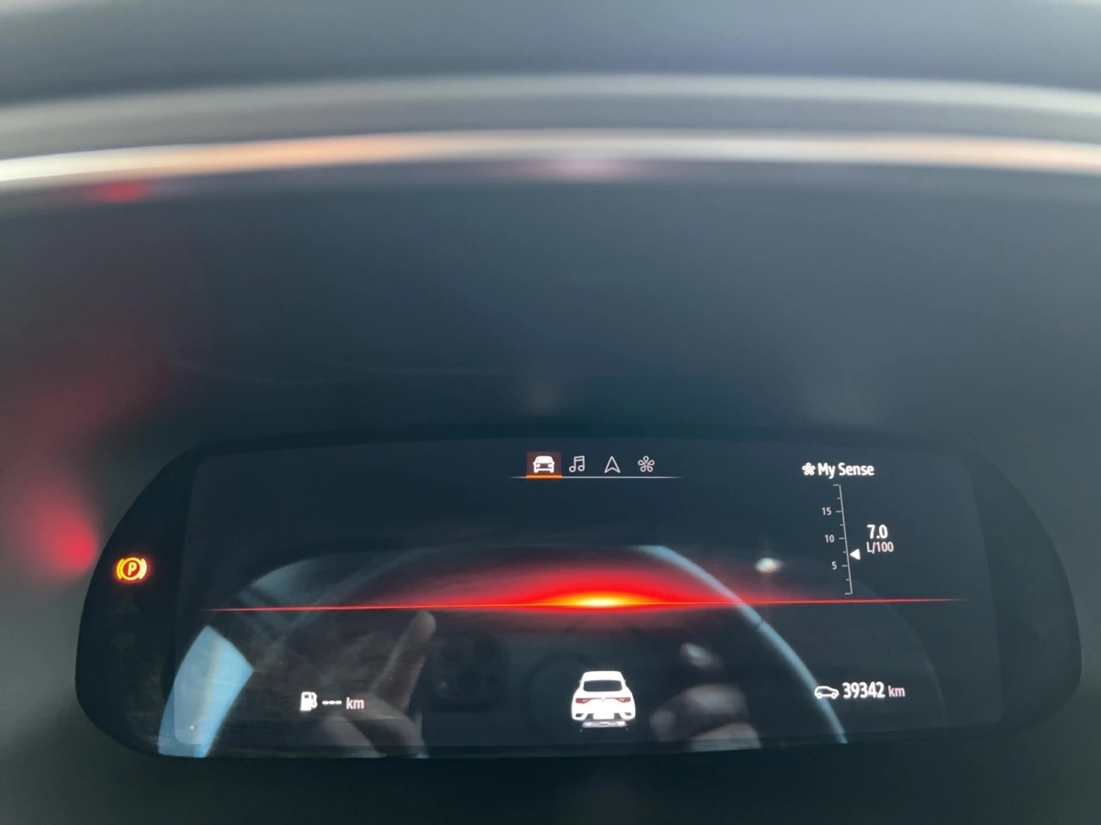 Renault Arkana TECHNO TCe 140 EDC — photo 13