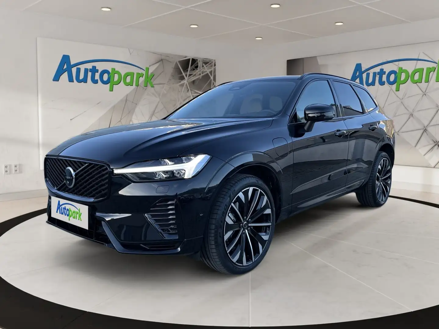 Volvo XC60 Ultra, T8 AWD Plug-in Hybrid Schwarz - 1