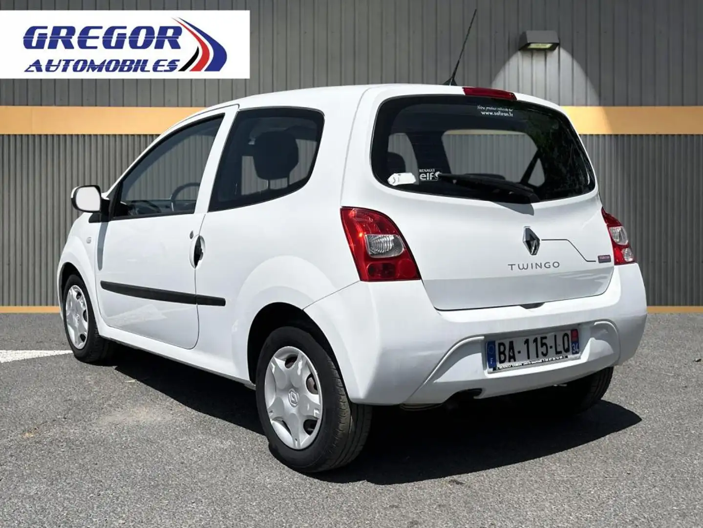 Renault Twingo II PHASE 1.2I 75CH Blanc - 2