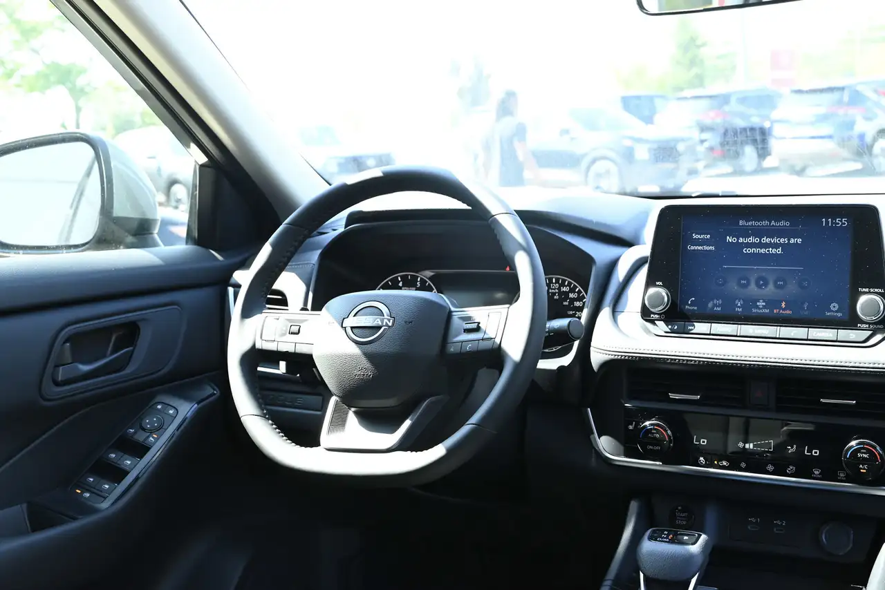 Nissan Rogue снимка Nissan Rogue