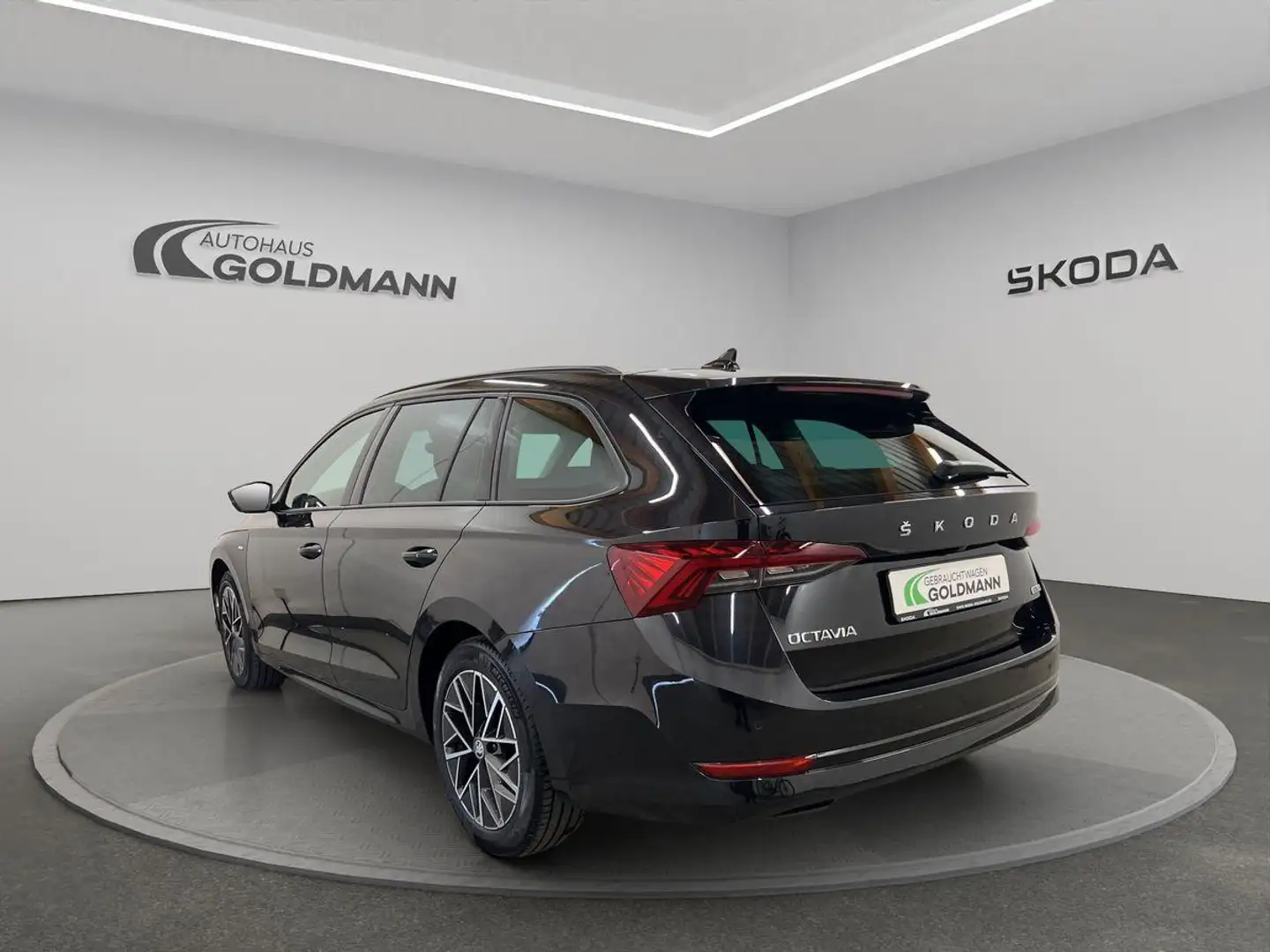 Skoda Octavia Combi Clever 1.5 TSI e-Tec DSG AHK Schwarz - 2
