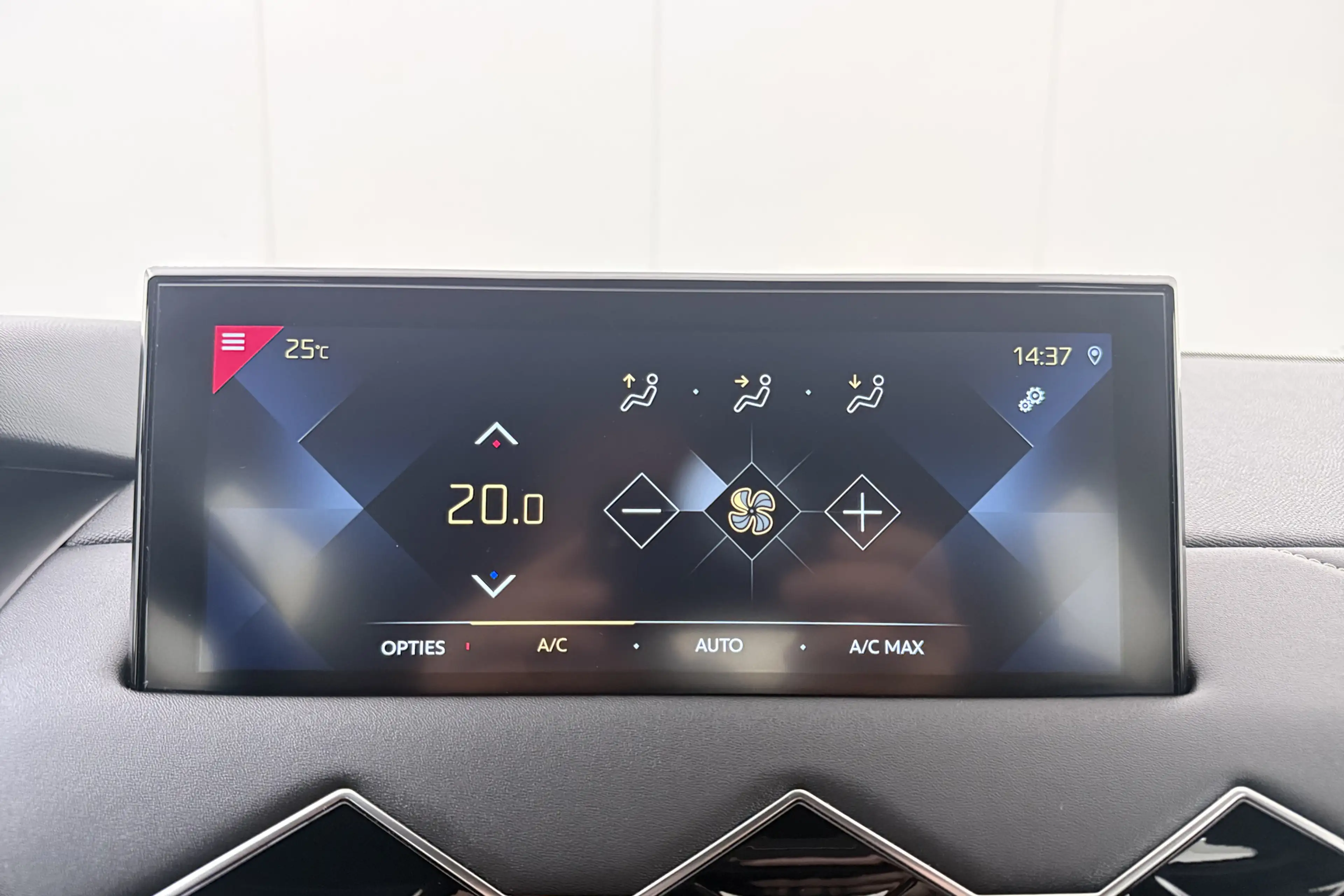 DS Automobiles DS 3 Crossback 1.2 PureTech Business Trekhaak Carplay Cruise — photo 27