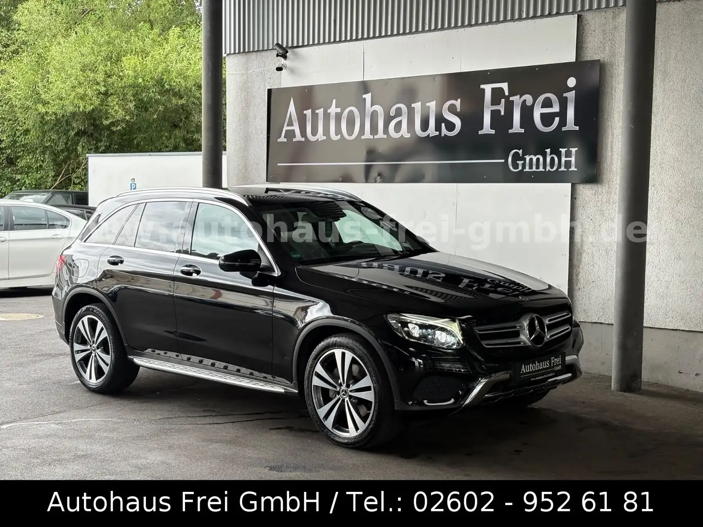 Mercedes-Benz GLC 250 d 4Matic 1-HAND*PANO*KAMERA*COMAND*TOT* Schwarz - 1