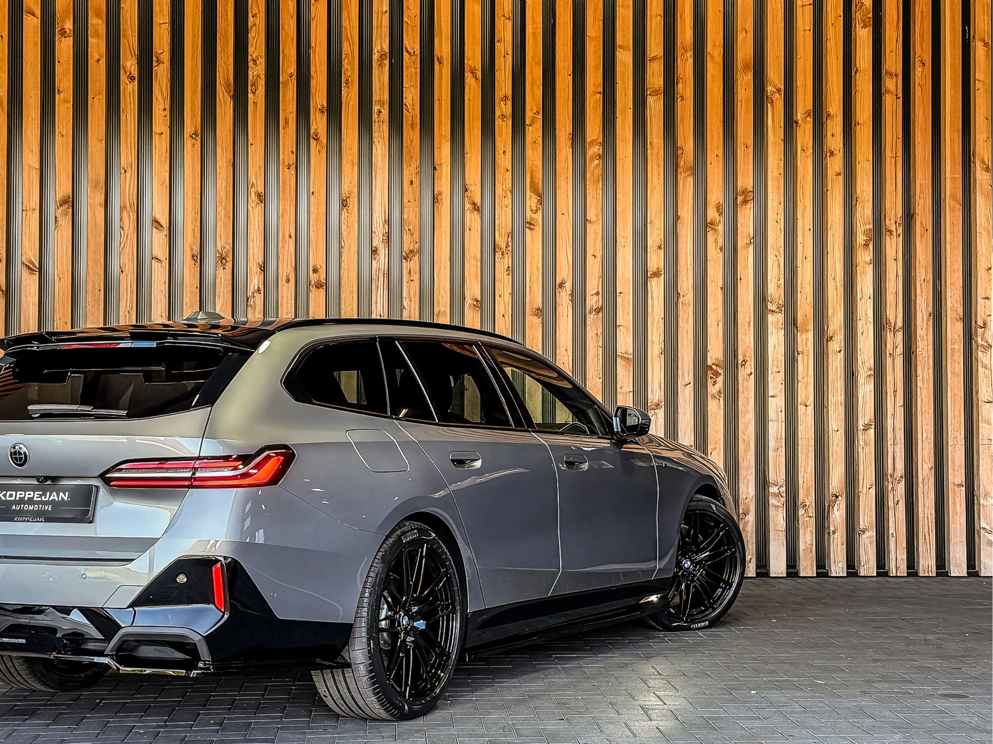 BMW 550 5-serie Touring 550e xDrive 490PK M-Sport | 4 WIEL — photo 23