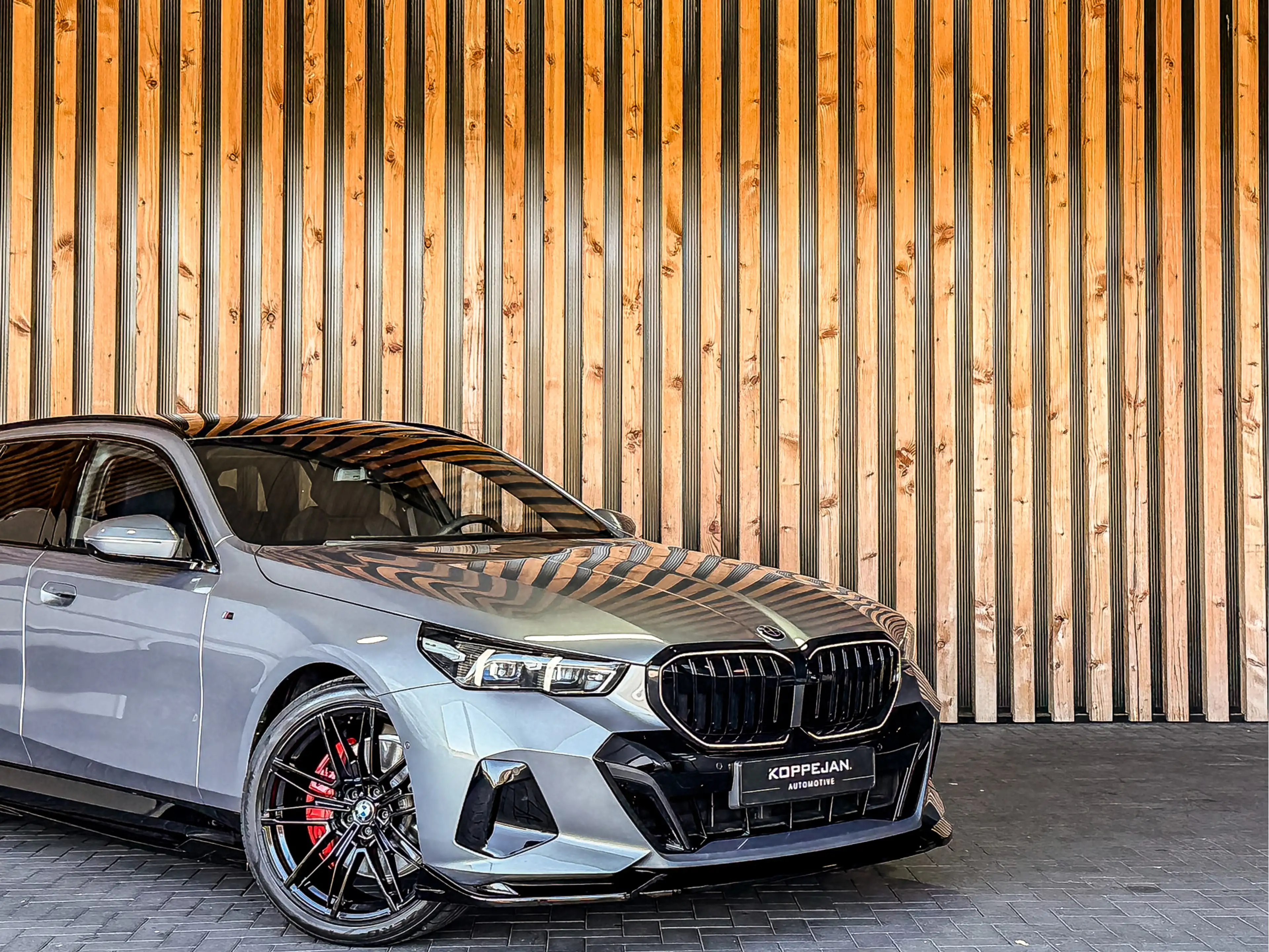 BMW 550 5-serie Touring 550e xDrive 490PK M-Sport | 4 WIEL — photo 32