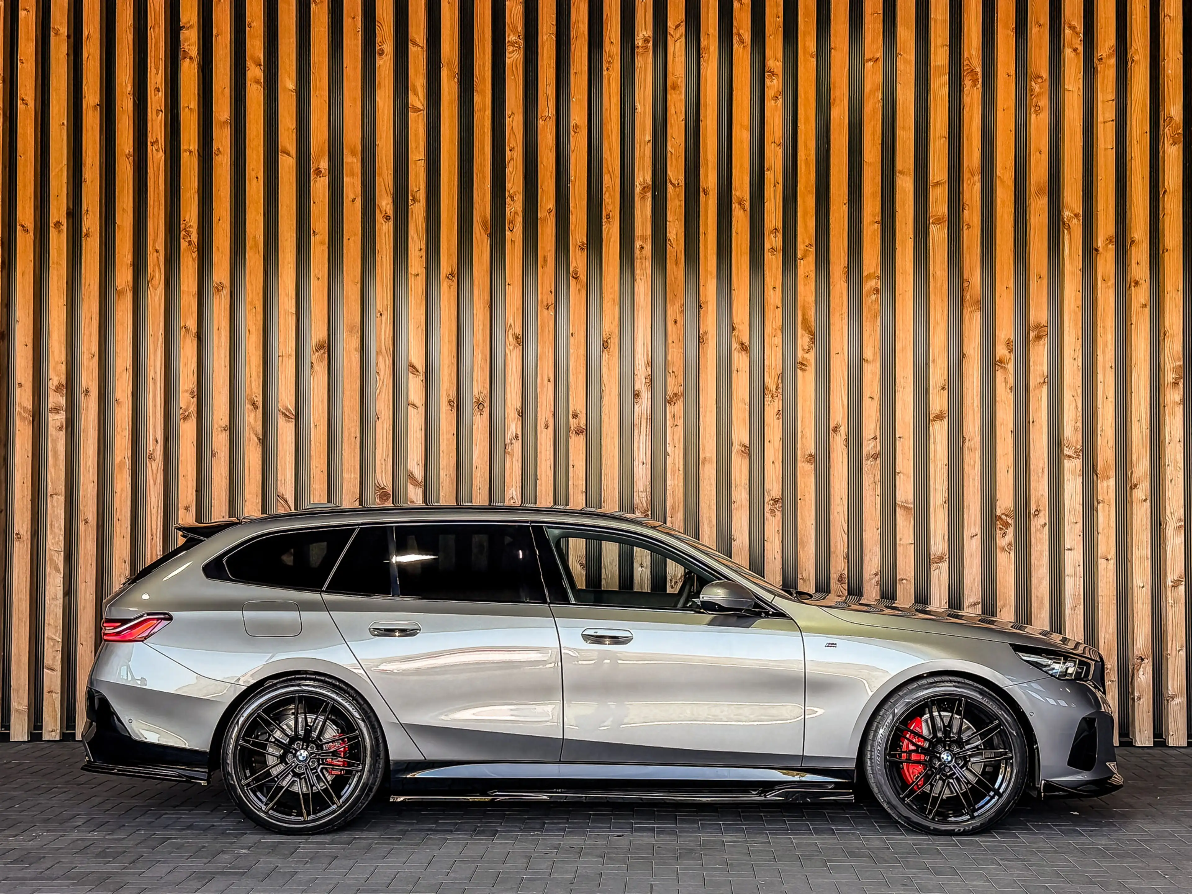 BMW 550 5-serie Touring 550e xDrive 490PK M-Sport | 4 WIEL — photo 4