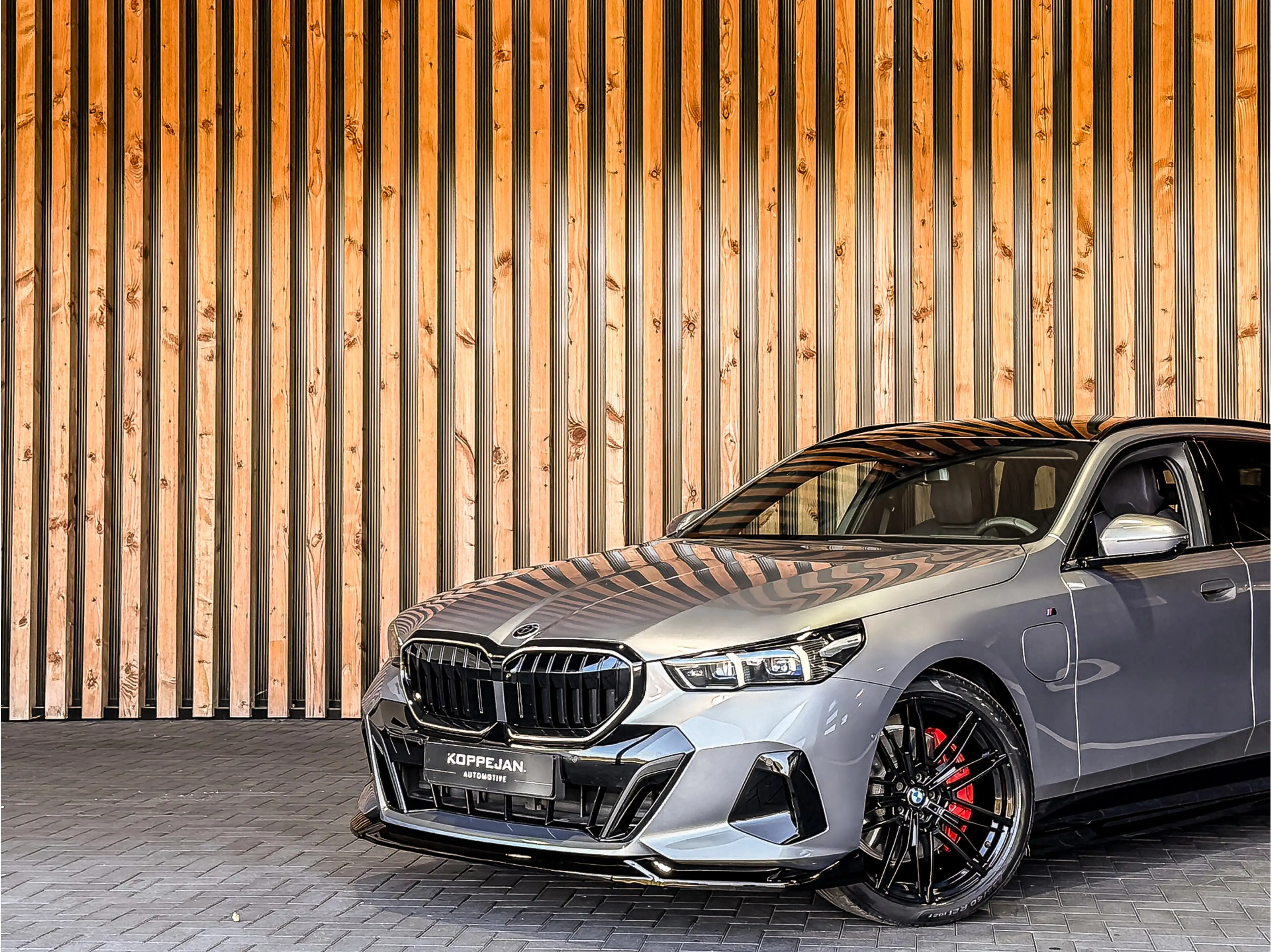 BMW 550 5-serie Touring 550e xDrive 490PK M-Sport | 4 WIEL — photo 31