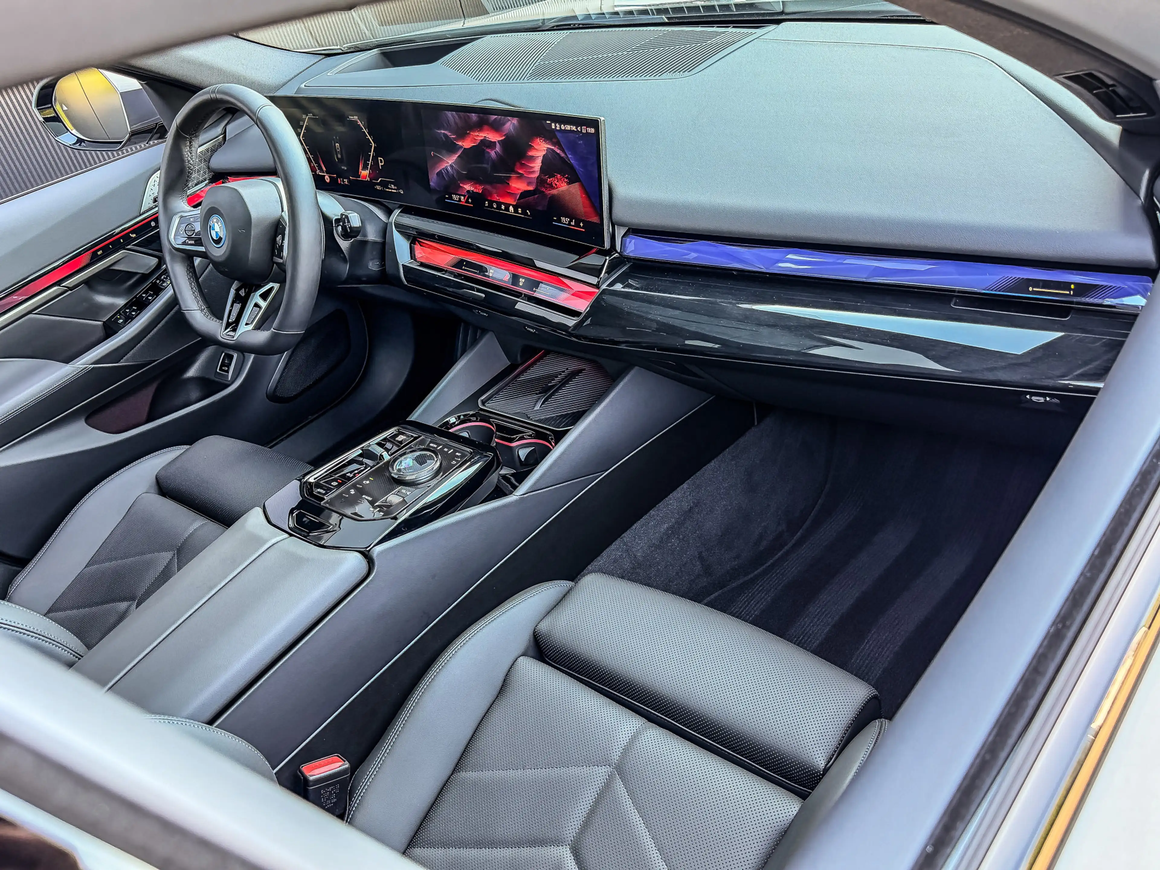 BMW 550 5-serie Touring 550e xDrive 490PK M-Sport | 4 WIEL — photo 7