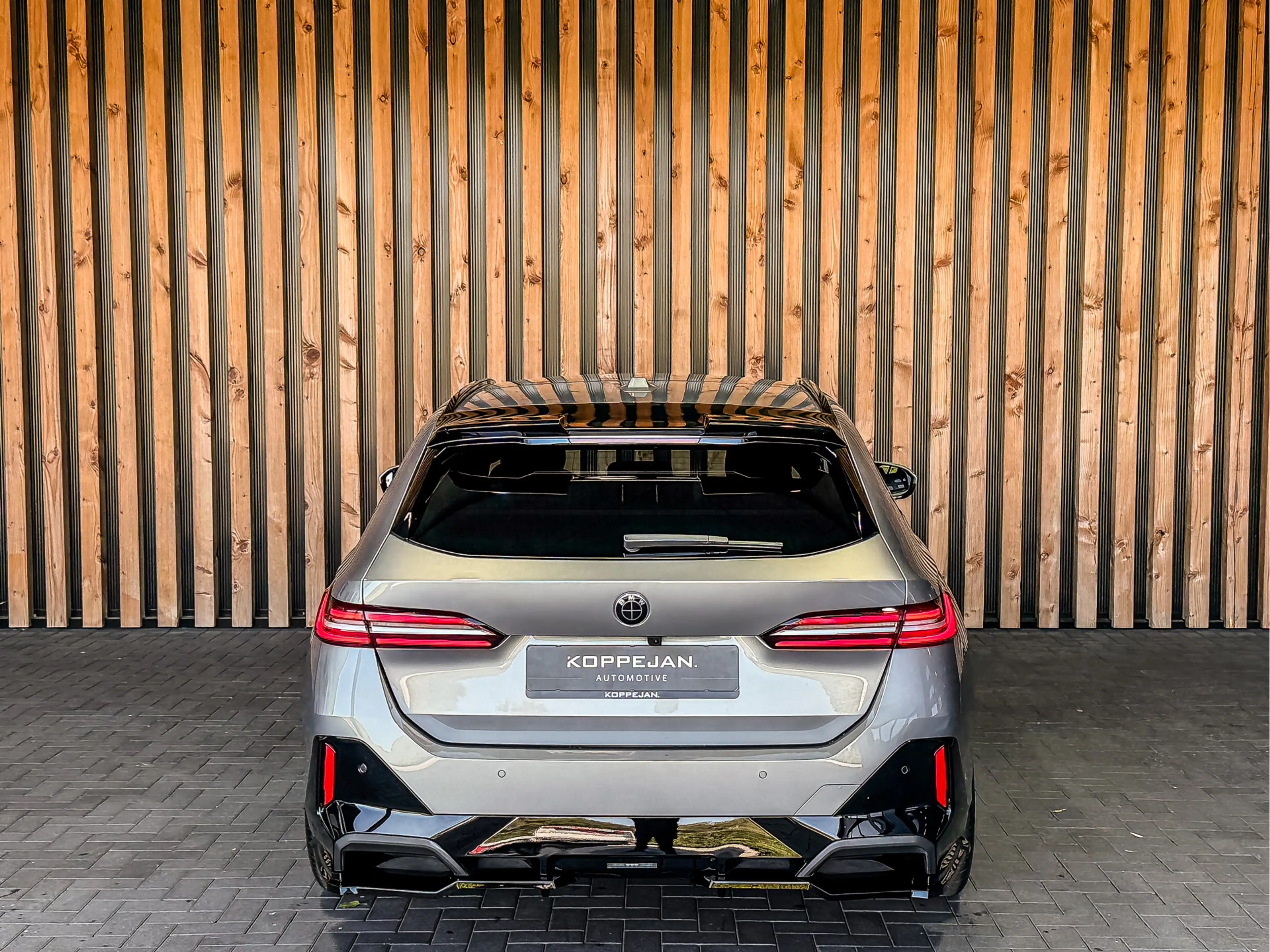BMW 550 5-serie Touring 550e xDrive 490PK M-Sport | 4 WIEL — photo 28