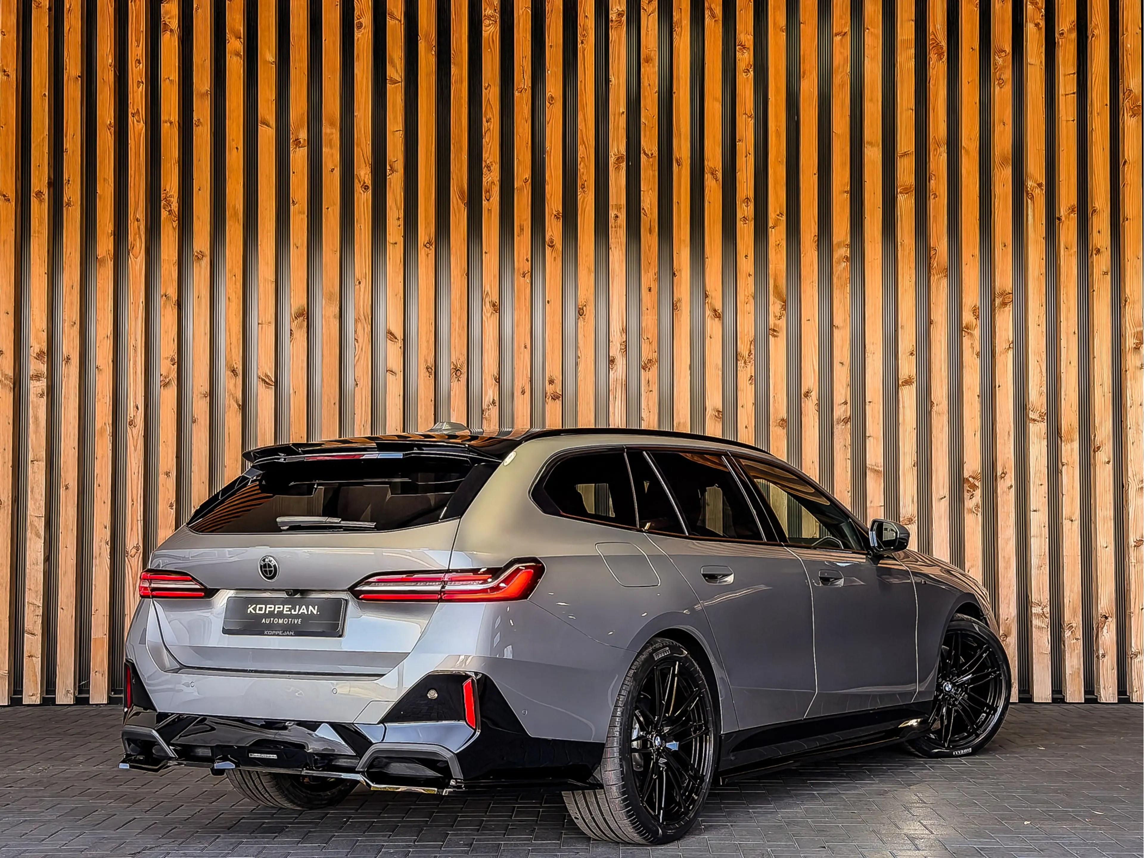 BMW 550 5-serie Touring 550e xDrive 490PK M-Sport | 4 WIEL — photo 3