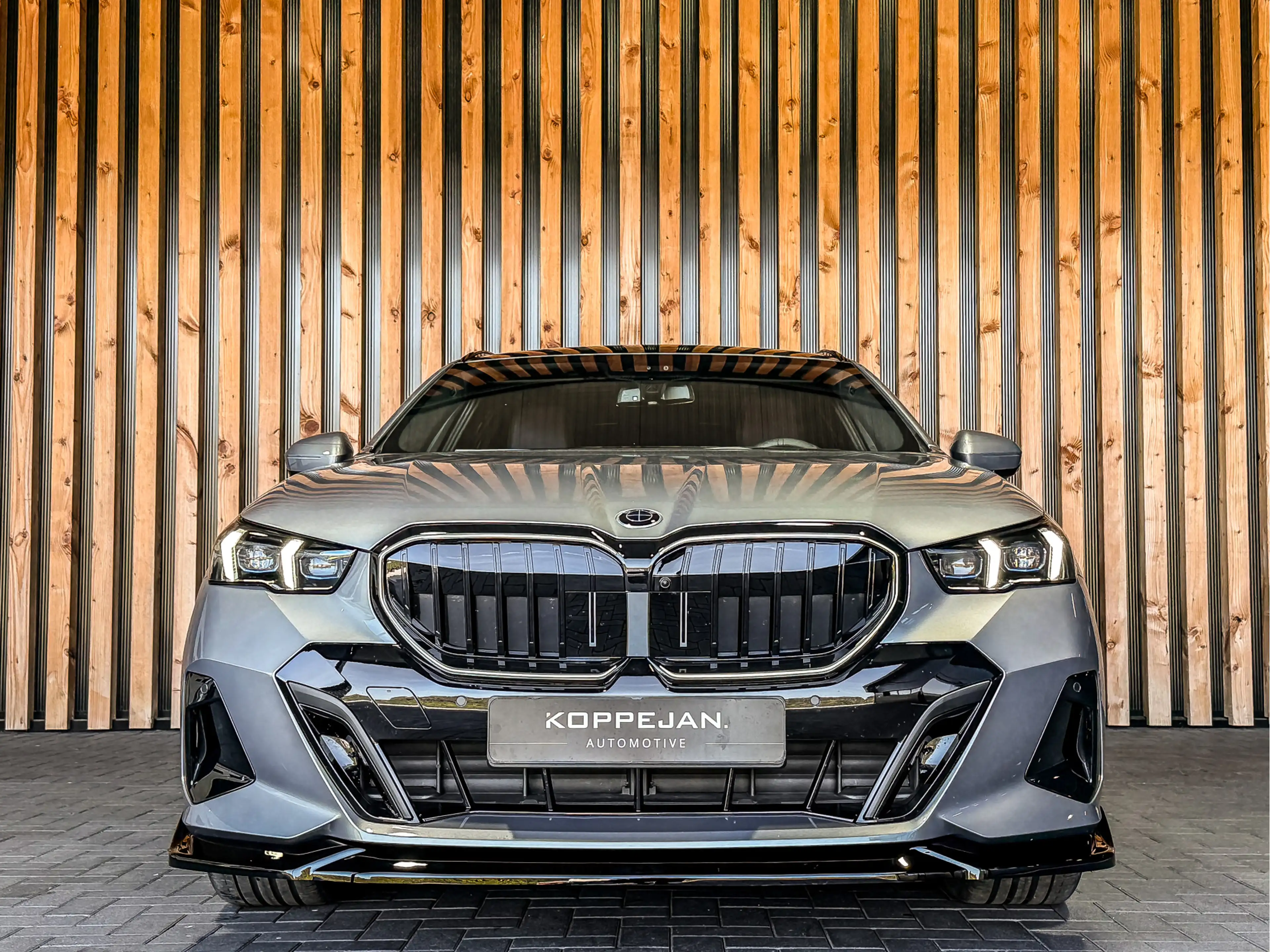 BMW 550 5-serie Touring 550e xDrive 490PK M-Sport | 4 WIEL — photo 27