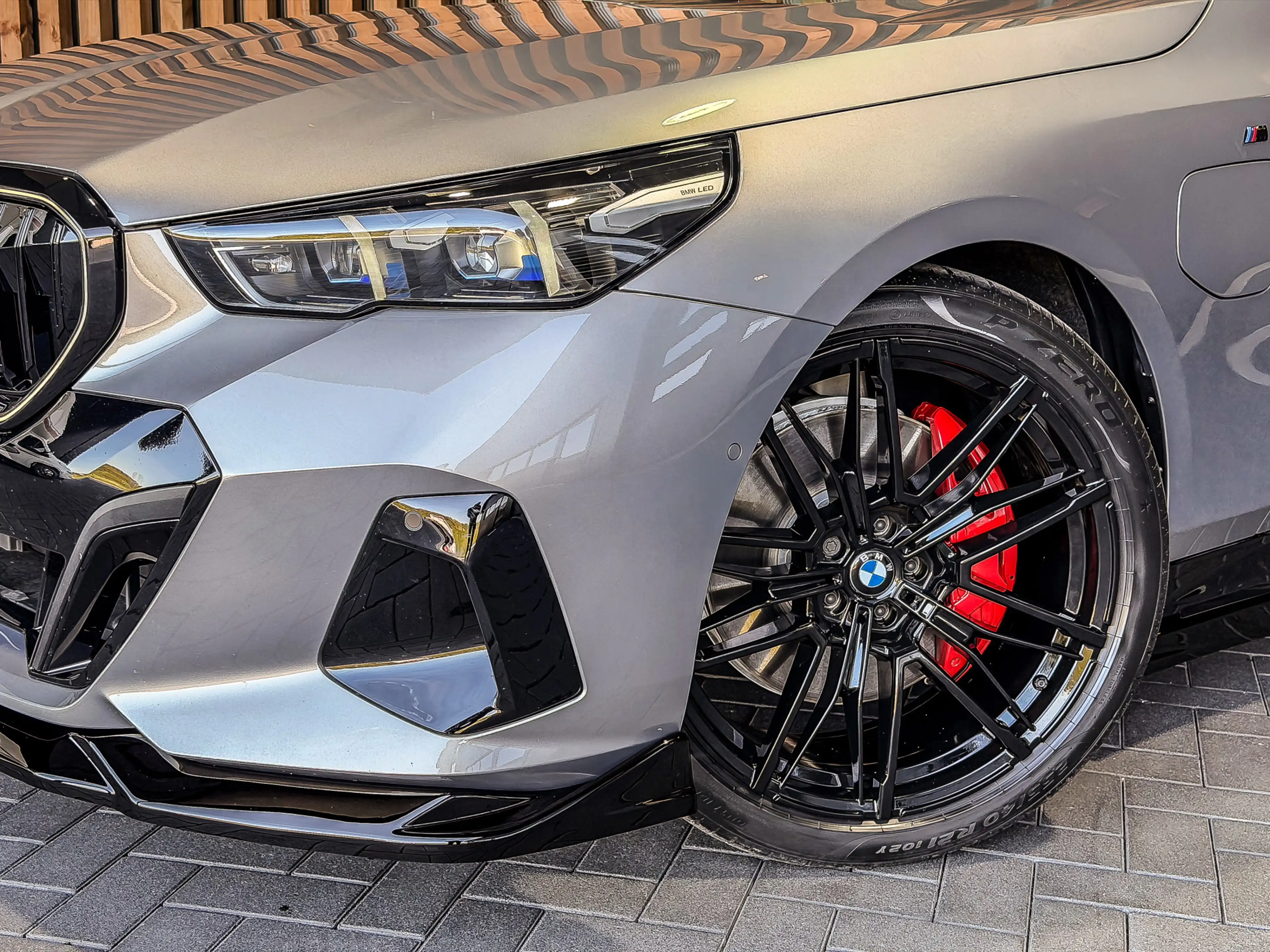 BMW 550 5-serie Touring 550e xDrive 490PK M-Sport | 4 WIEL — photo 35