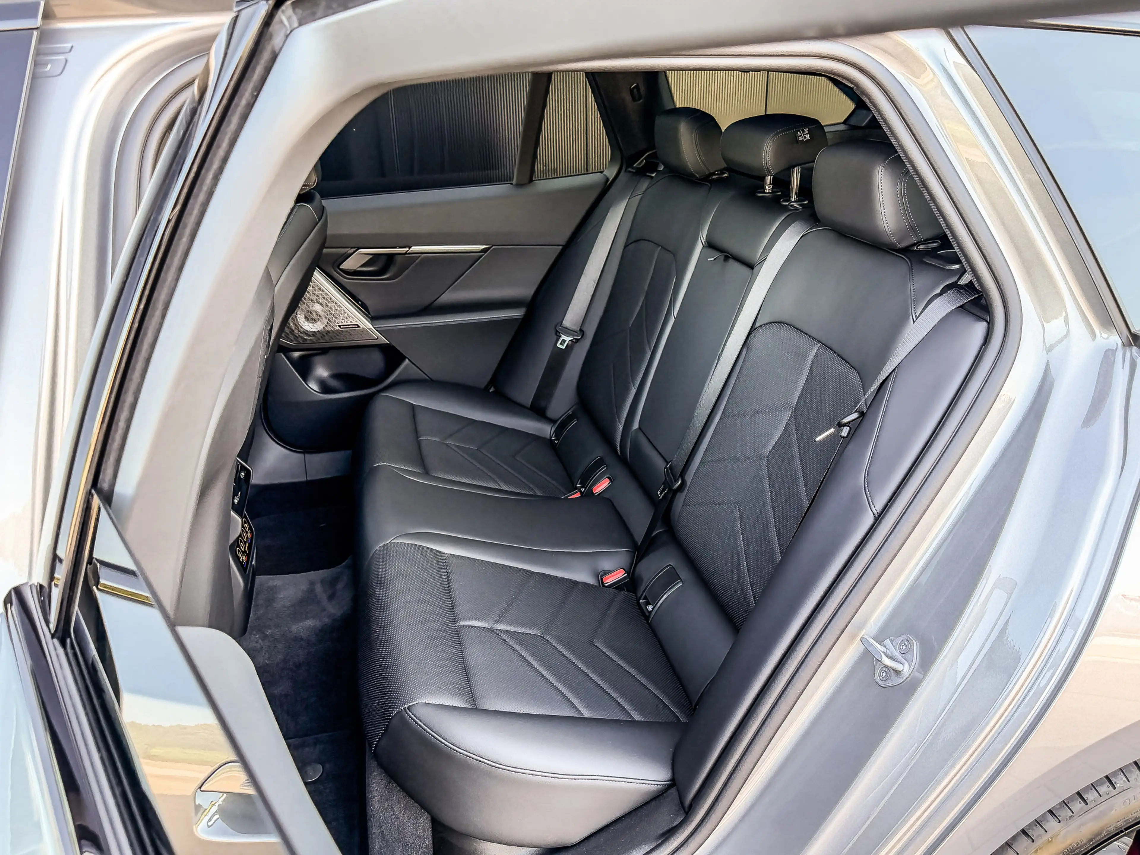 BMW 550 5-serie Touring 550e xDrive 490PK M-Sport | 4 WIEL — photo 19