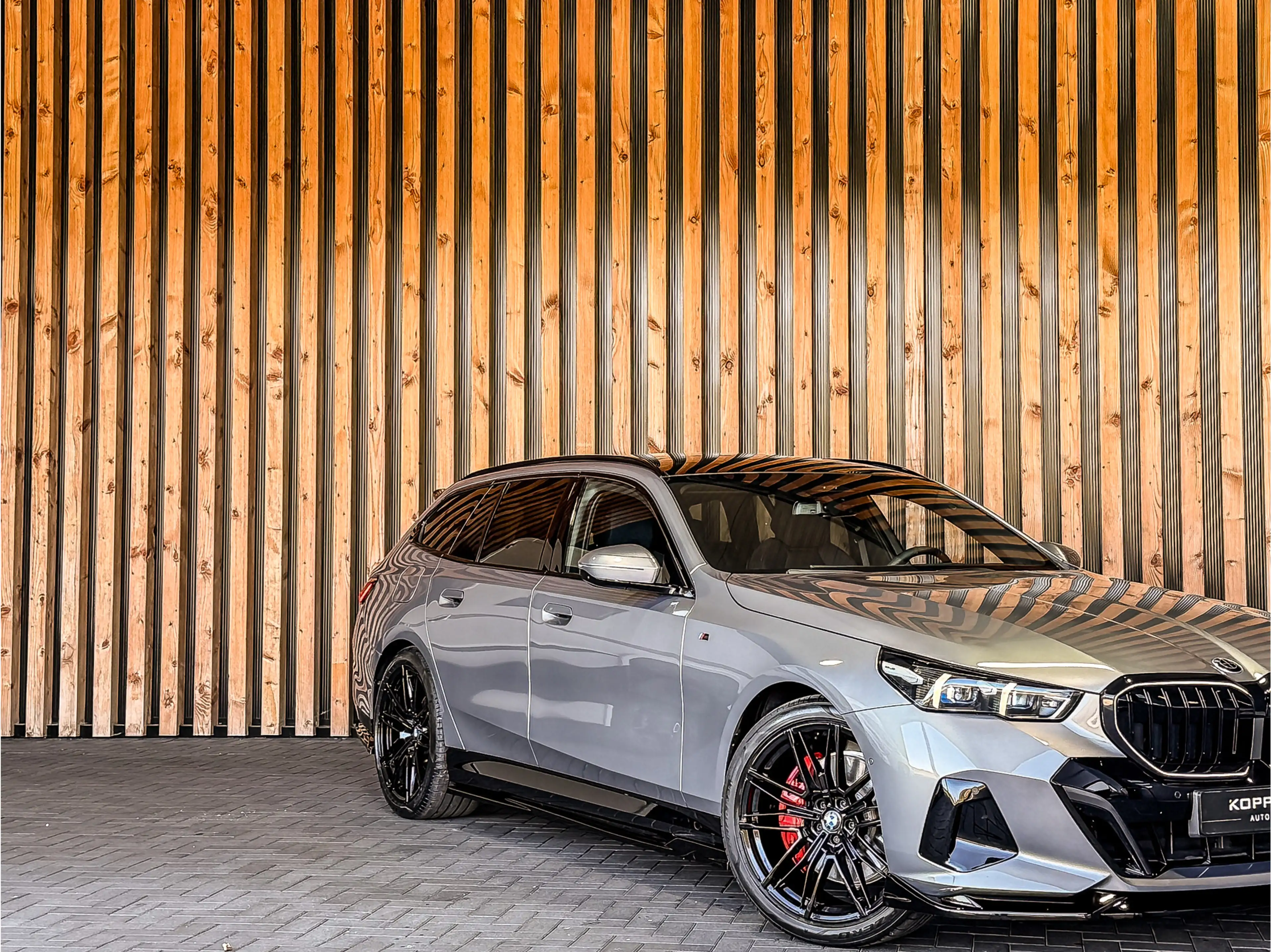 BMW 550 5-serie Touring 550e xDrive 490PK M-Sport | 4 WIEL — photo 33
