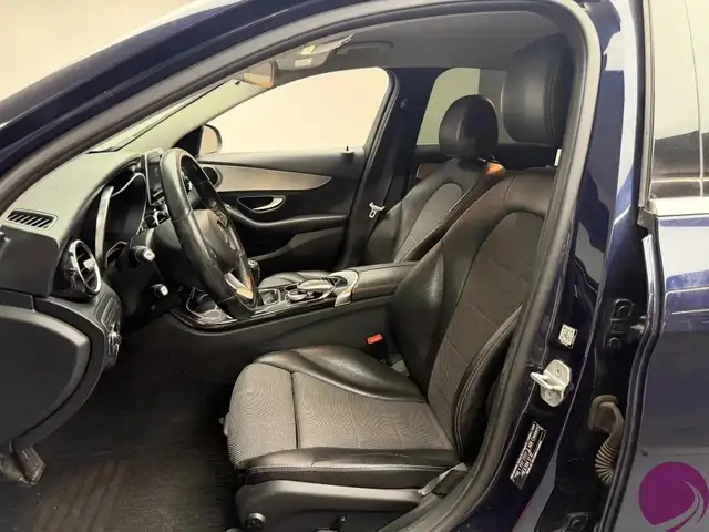 Mercedes-Benz C-Class view 8