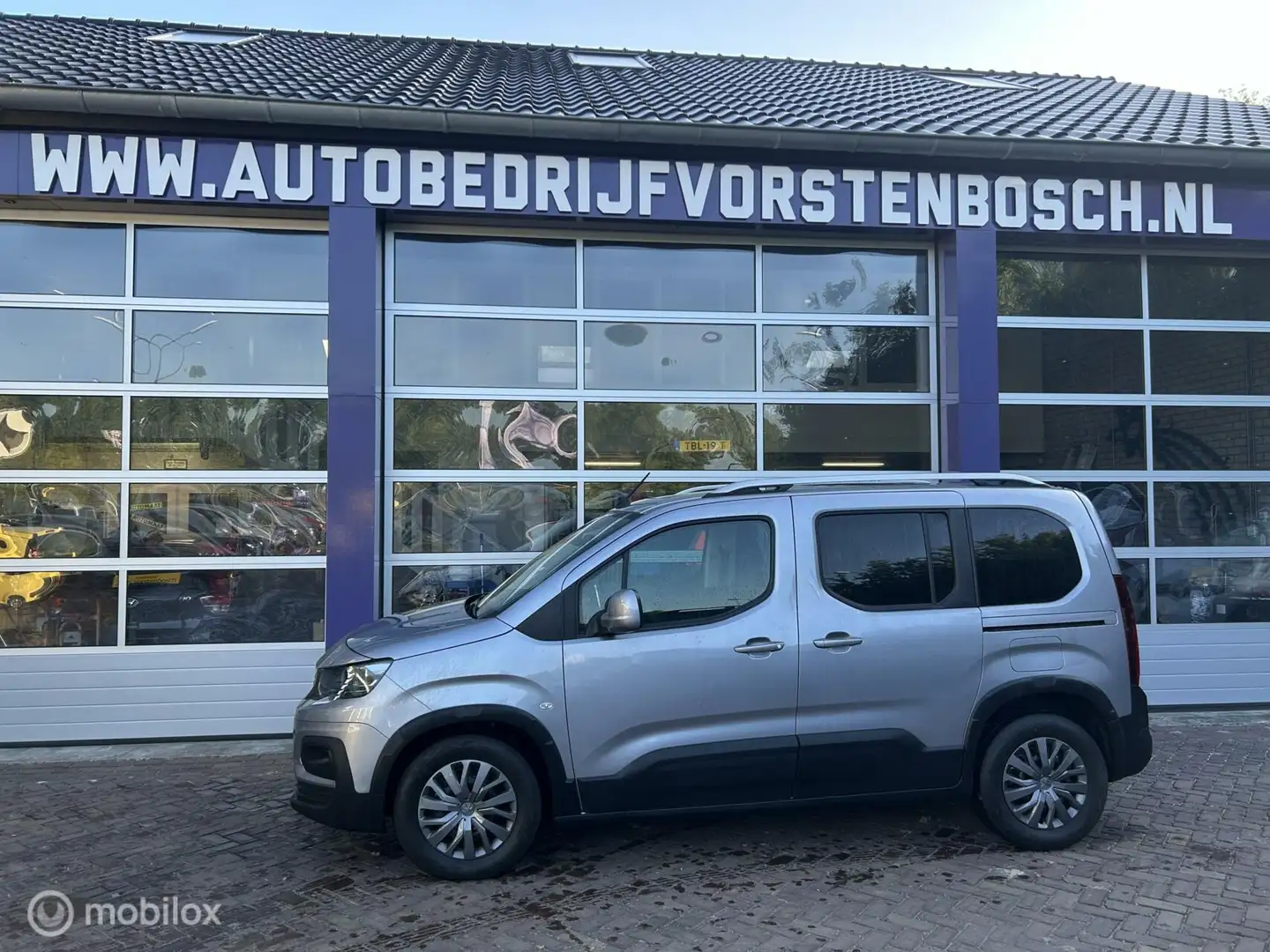 Peugeot Rifter 1.2 Puretech Active * NAVIGATIE * PANORAMADAK Grijs - 2