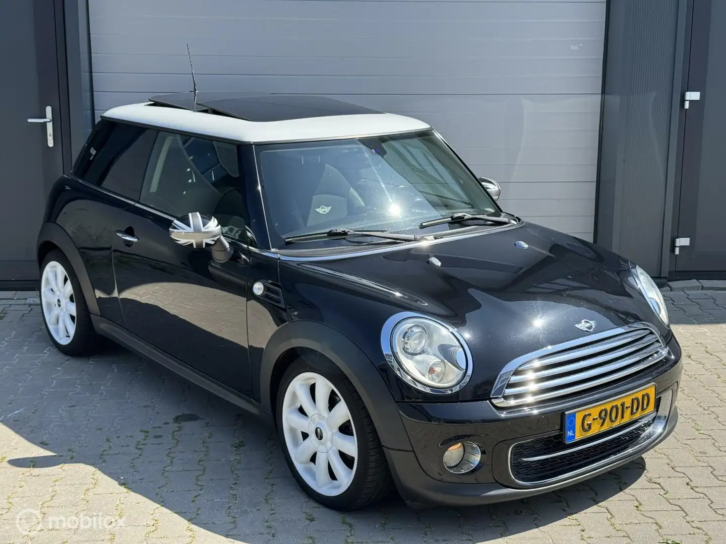 MINI Cooper D Mini 1.6 10 Years II Navi| Pano| Pdc| Stoelve Noir - 2