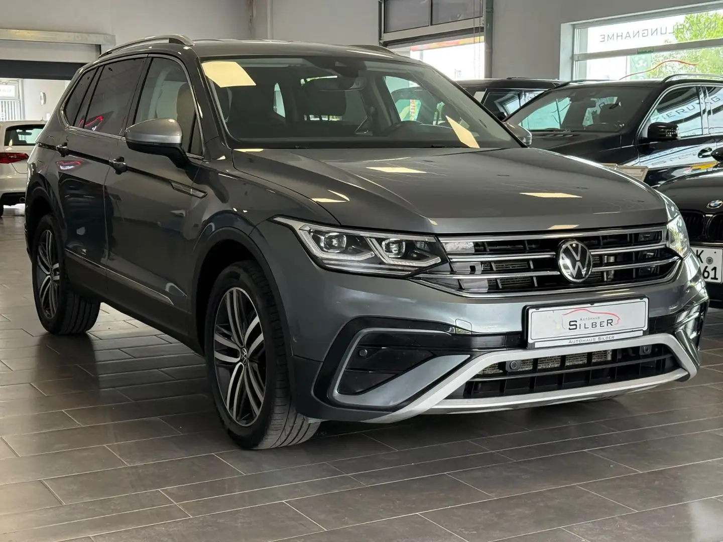 Volkswagen Tiguan Allspace Elegance 4Motion Matrix/Virtual Grau - 2