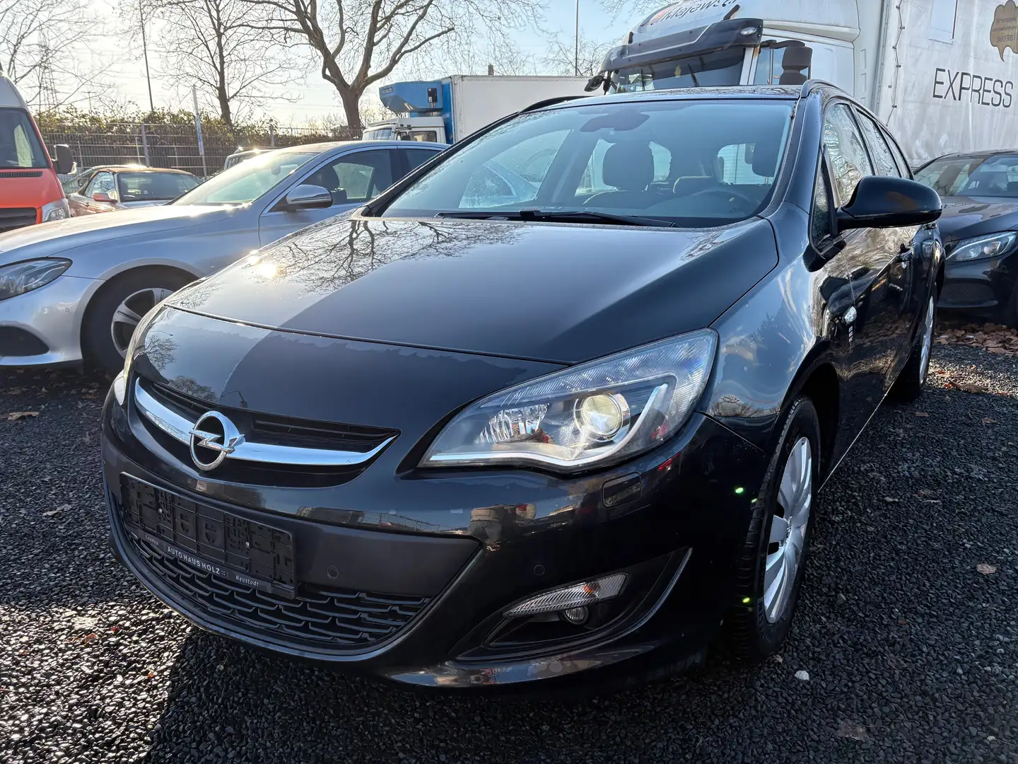 Opel Astra Edition Schwarz - 1