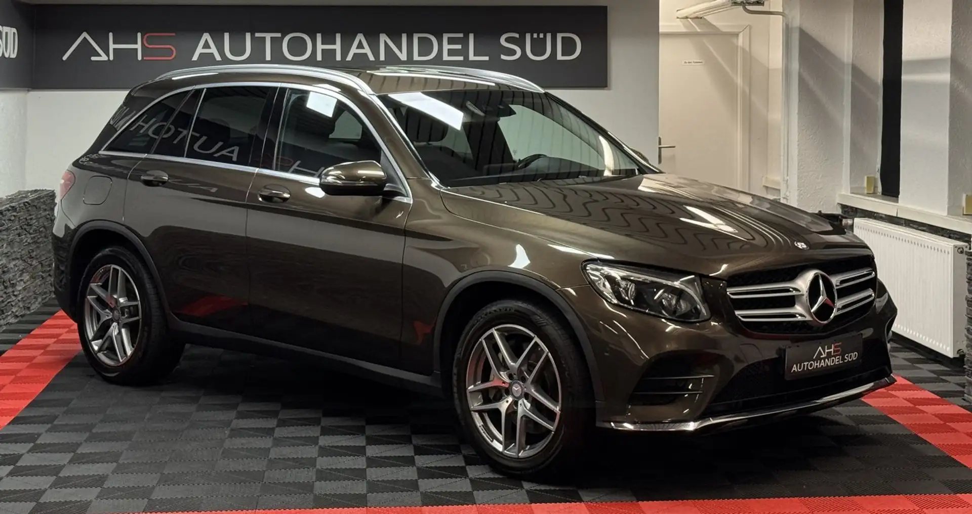 Mercedes-Benz GLC 220 d 4Matic*AMG-LINE*KAMERA*AHK*LED Braun - 2