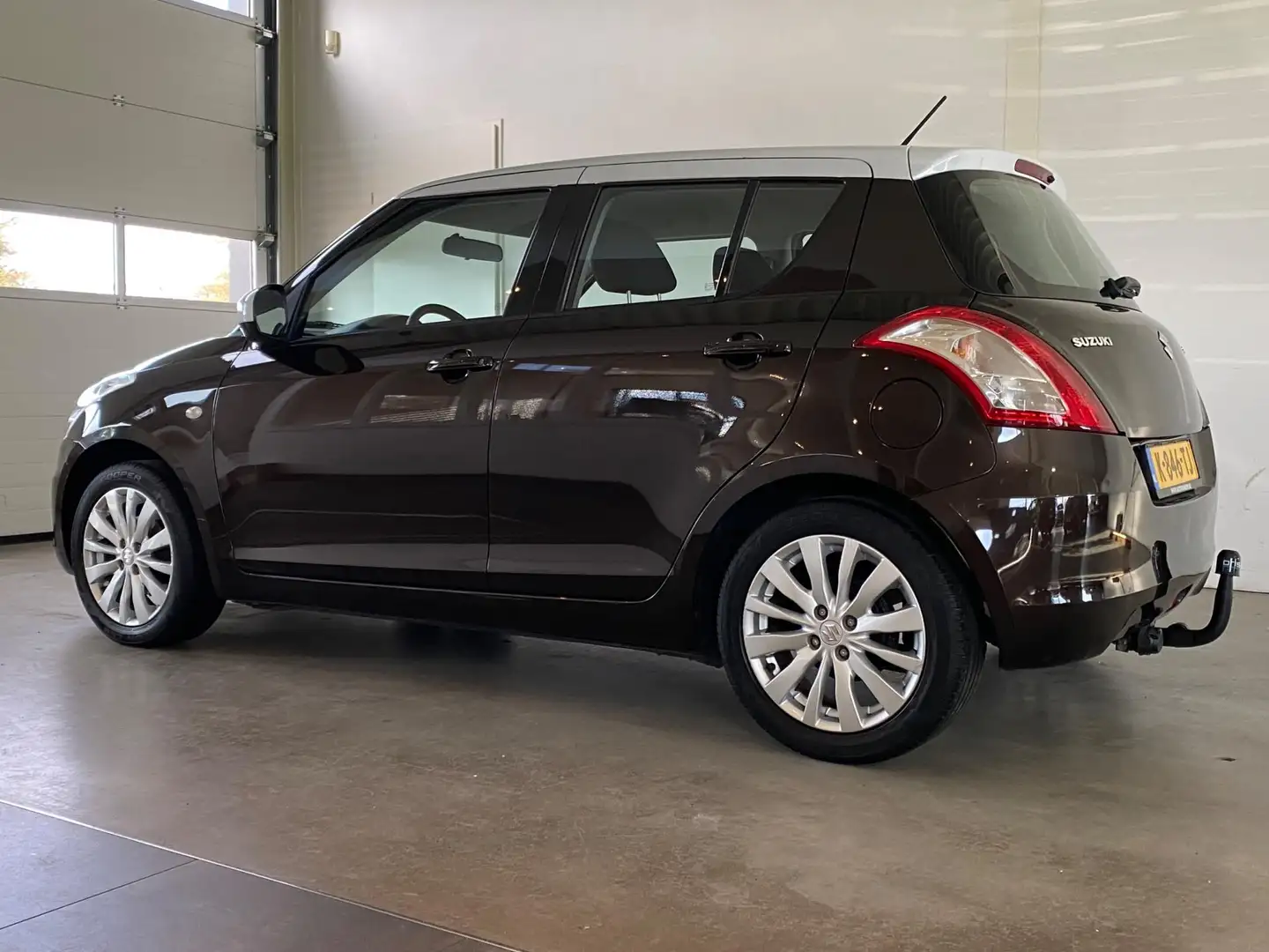 Suzuki Swift 1.2 Dynamic Airco Cruise Trekhaak Bruin - 2