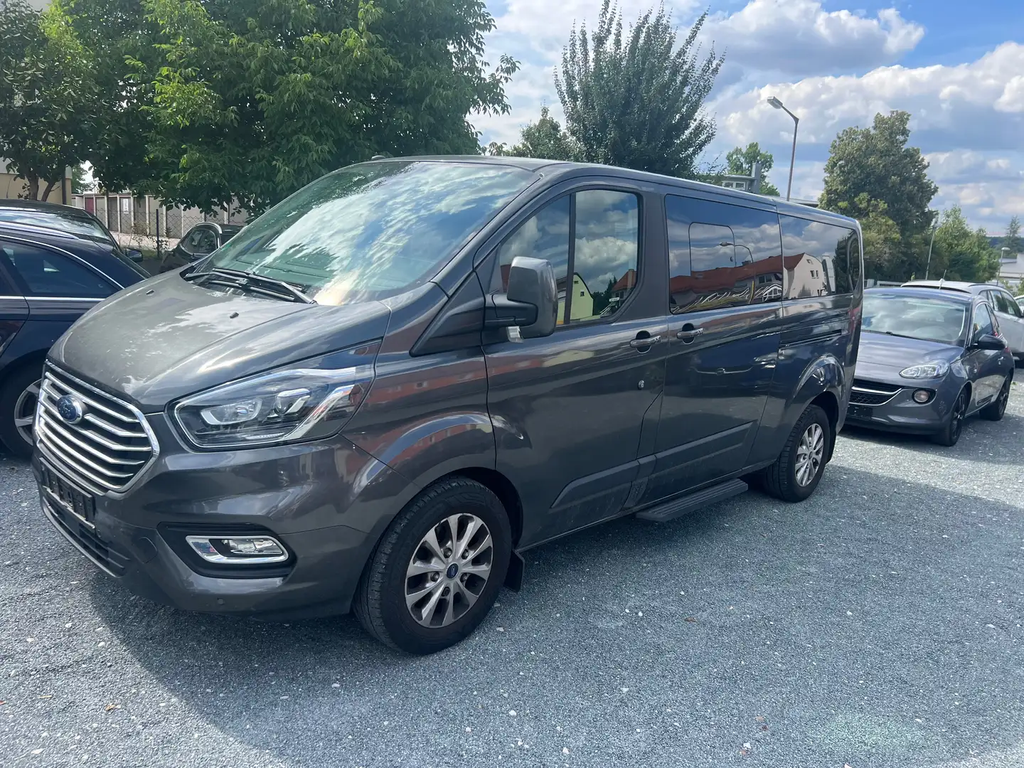 Ford Transit Custom 320 L1 Tourneo Titanium X 8 Sitzer Gris - 2