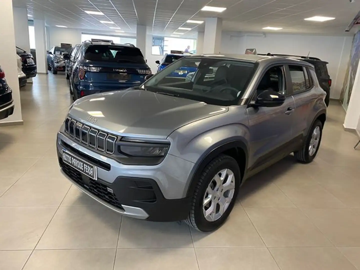 Jeep Avenger 1.2 Altitude 100 Gris - 2
