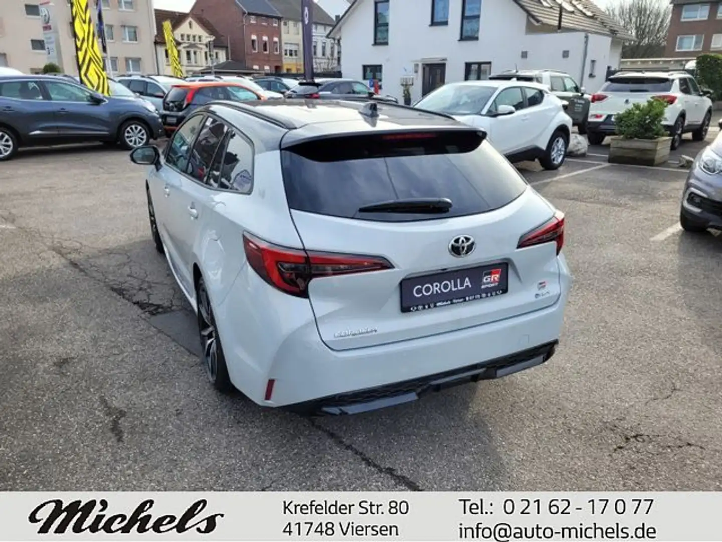 Toyota Corolla Touring Sports 2.0 Hybrid GR Sport, el. Grau - 2