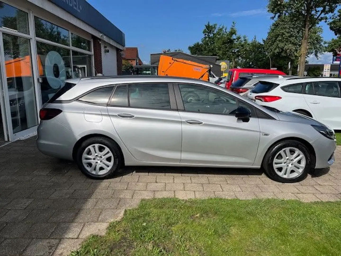 Opel Astra K Sports Tour. Edit. NAVI PDC LED DAB AHK Plateado - 2