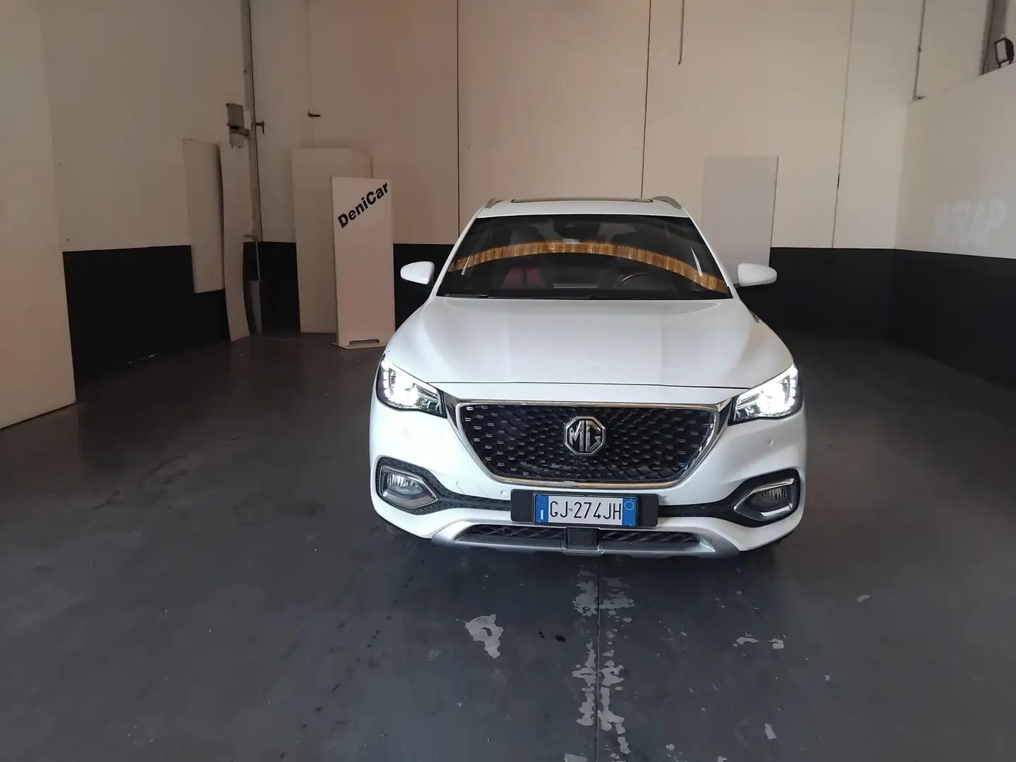 MG EHS Plug-in Hybrid Exclusive Wit - 2