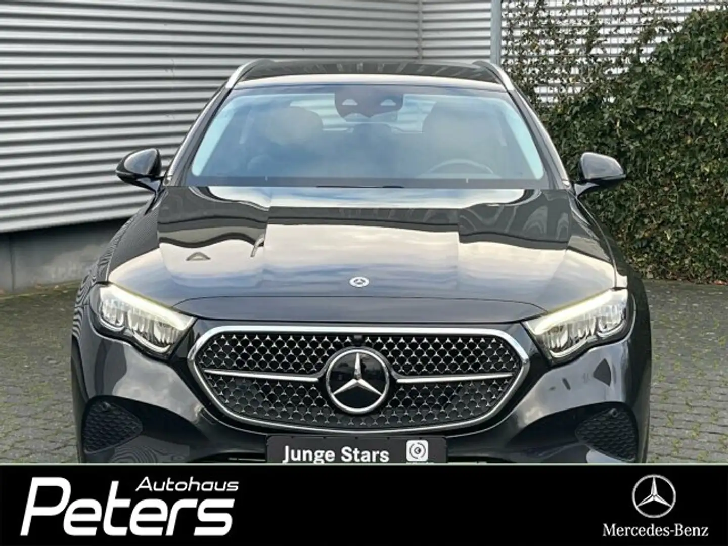 Mercedes-Benz E 220 E 220d T Avantgarde Distronic/AHK/RFK/SHZ/LED eFH. Grau - 2