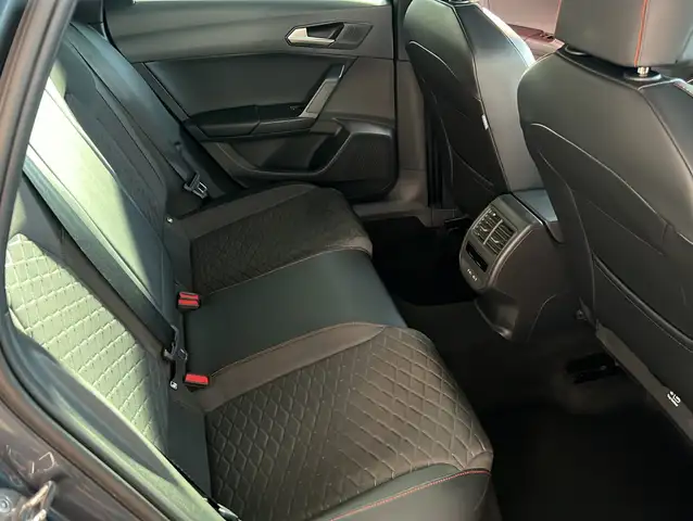 Seat Leon Leon view 6