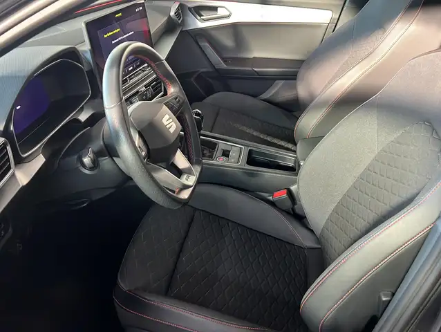 Seat Leon Leon view 3