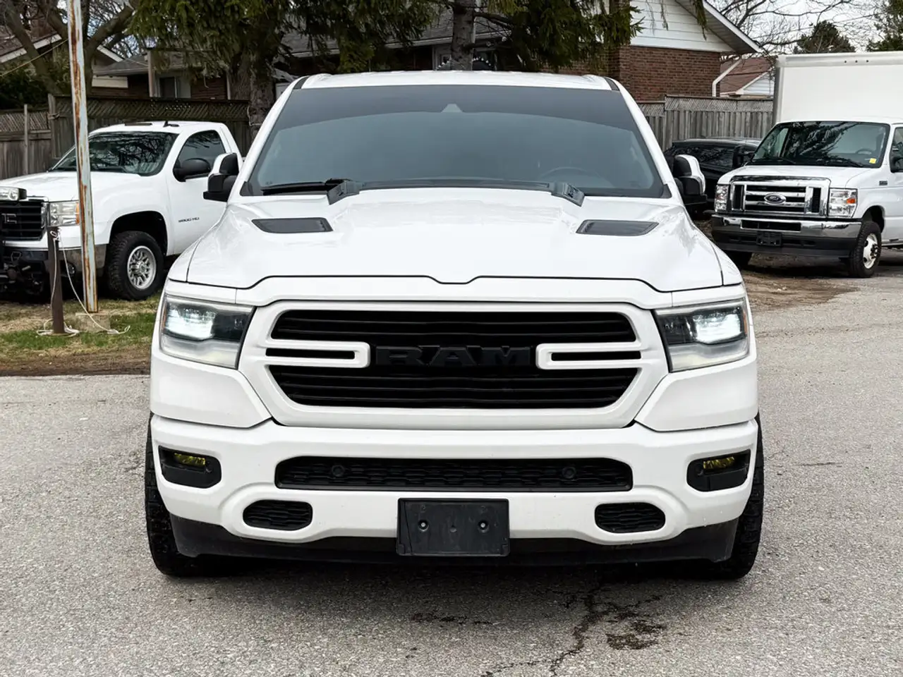 RAM 1500 снимка RAM 1500