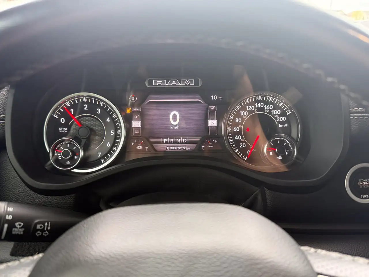 RAM 1500 снимка RAM 1500