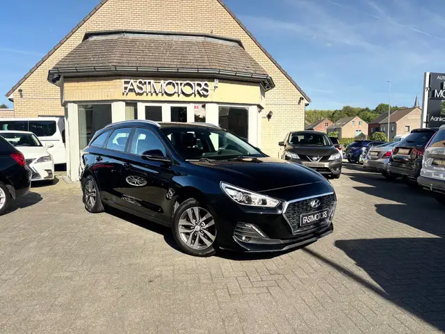 Hyundai I30 view 3