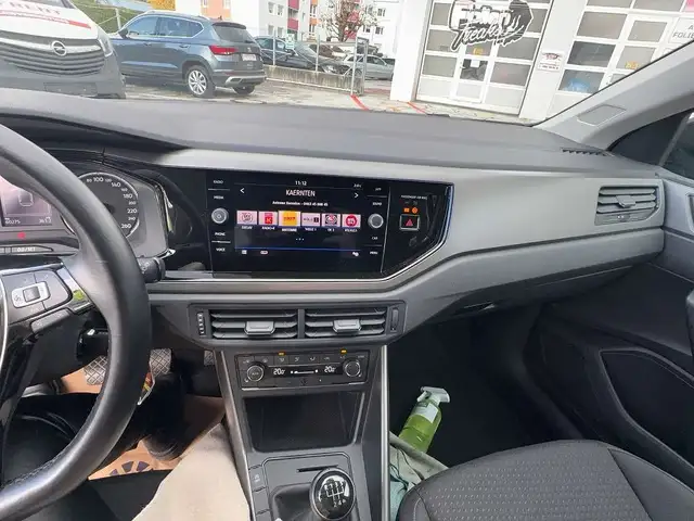 Volkswagen Polo view 12