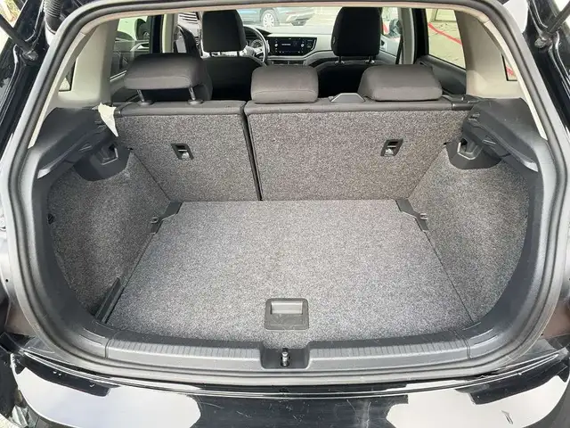 Volkswagen Polo view 8