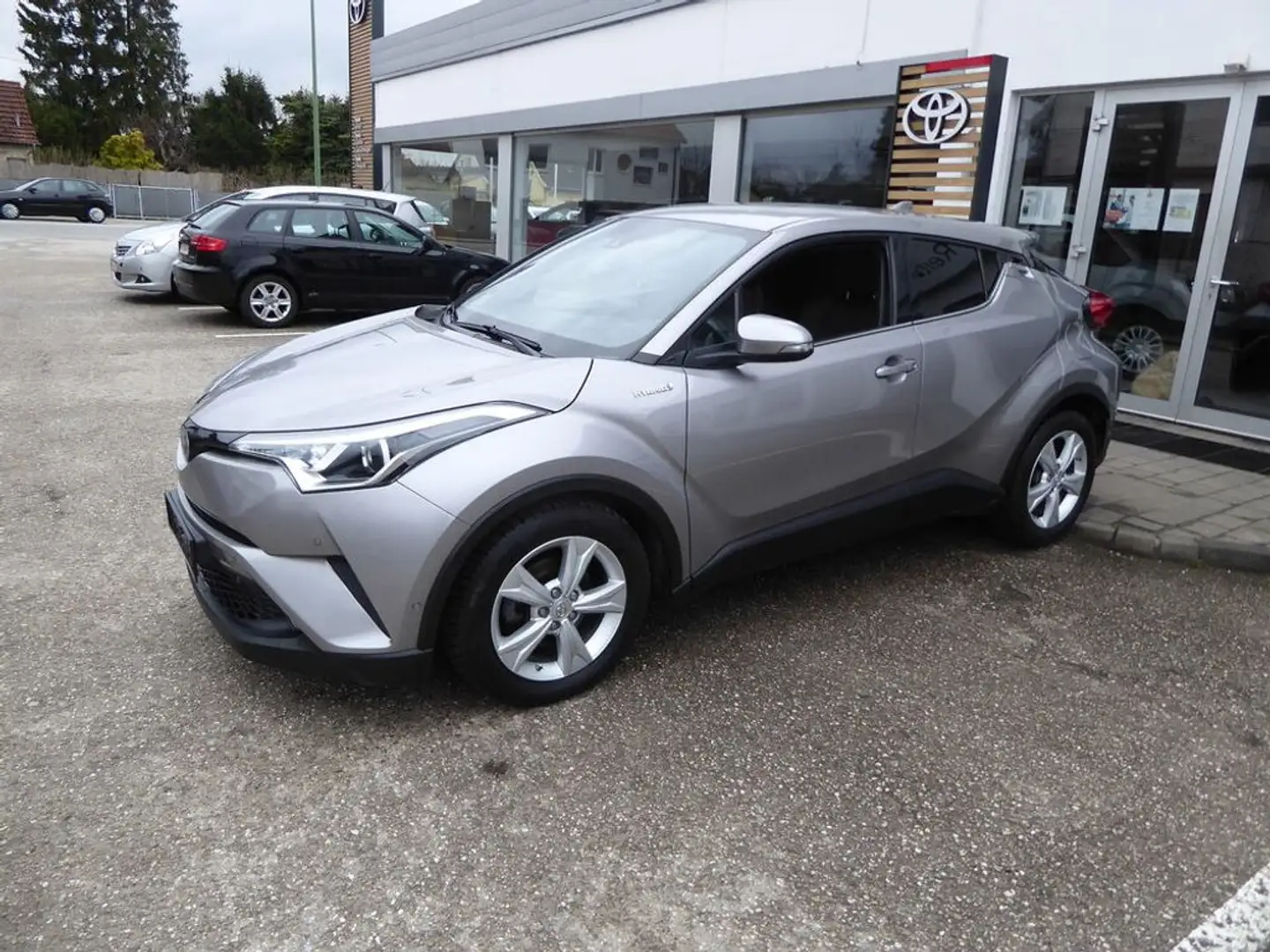 Toyota C-HR 1,8 Hybrid C-HIC Grijs - 2