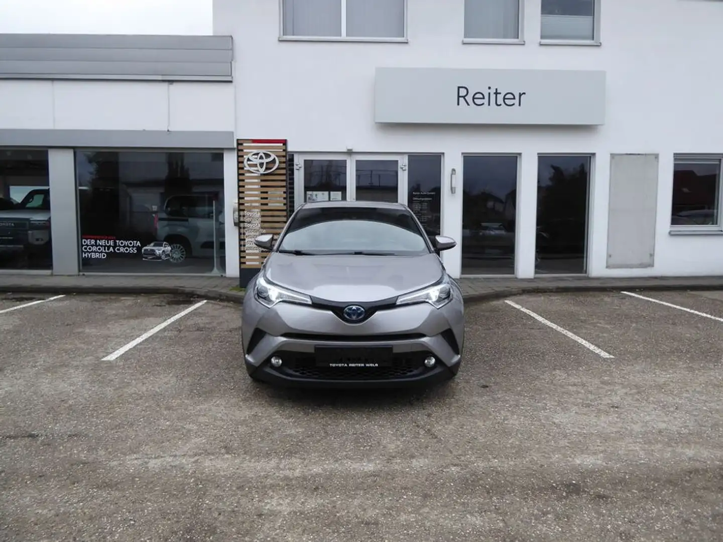 Toyota C-HR 1,8 Hybrid C-HIC Gris - 1
