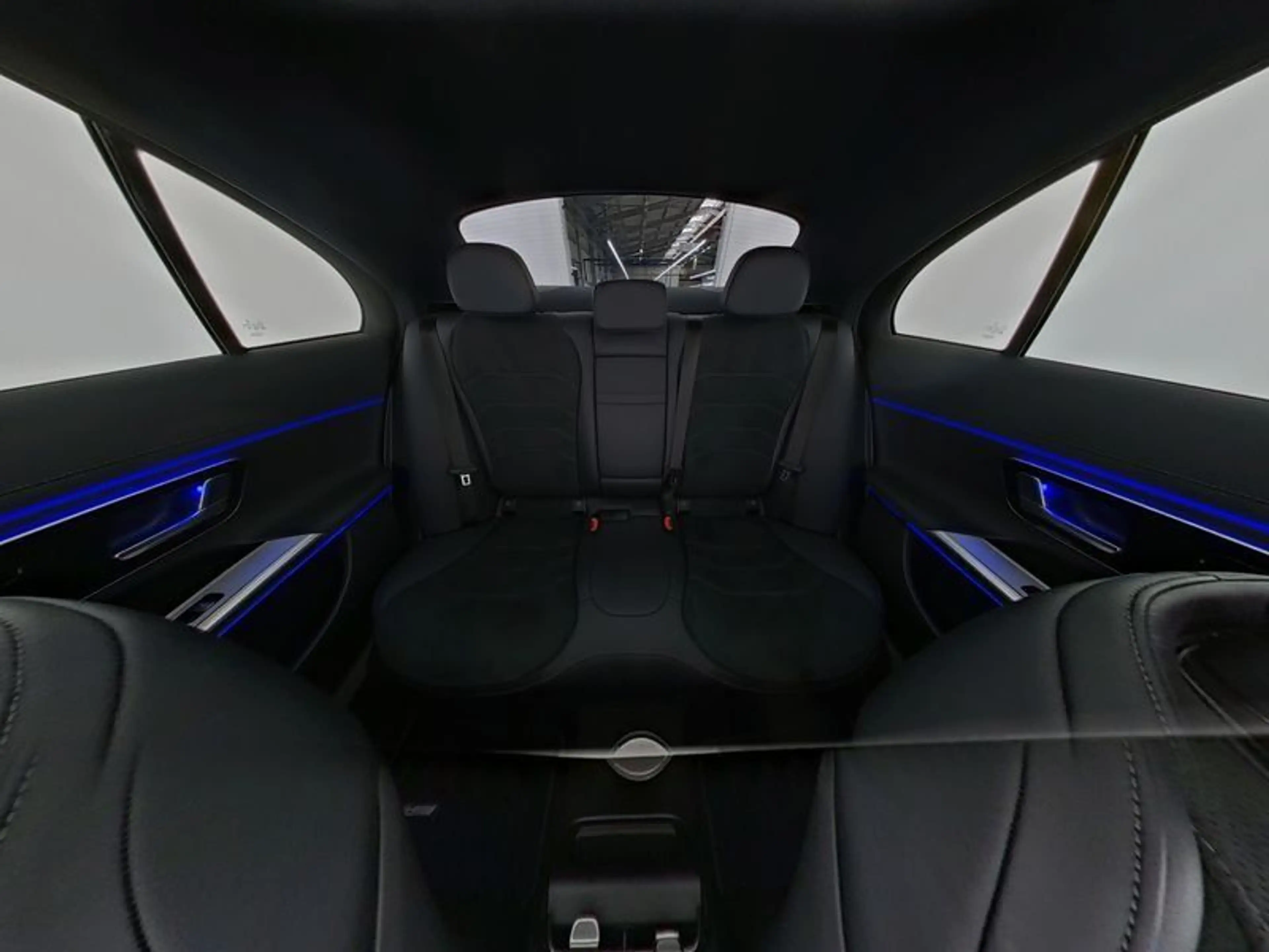 Mercedes-Benz E 450 d 4M AMG-PREMIUM NIGHT SUPERSCREEN PANO 20" — photo 9