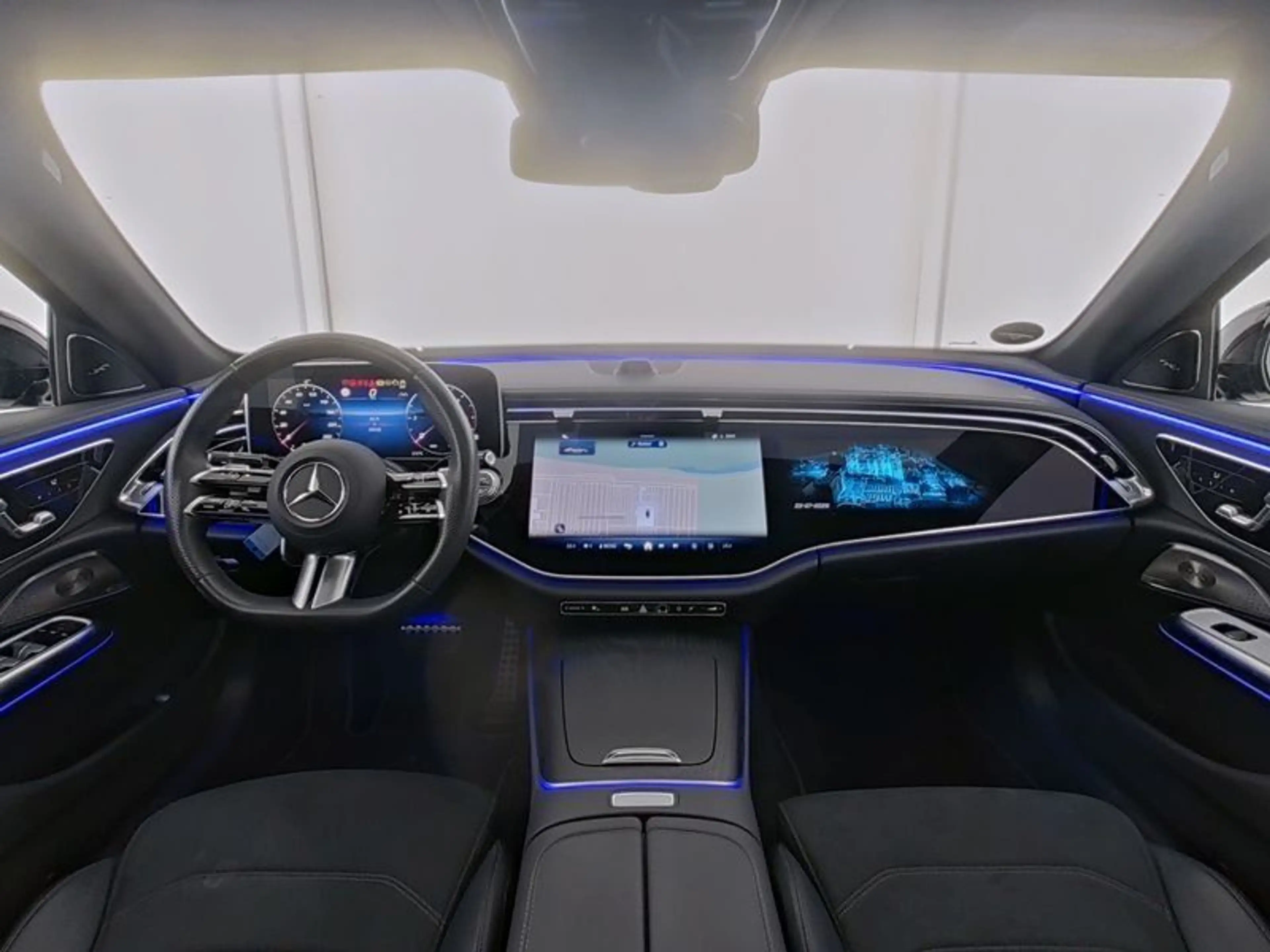Mercedes-Benz E 450 d 4M AMG-PREMIUM NIGHT SUPERSCREEN PANO 20" — photo 8