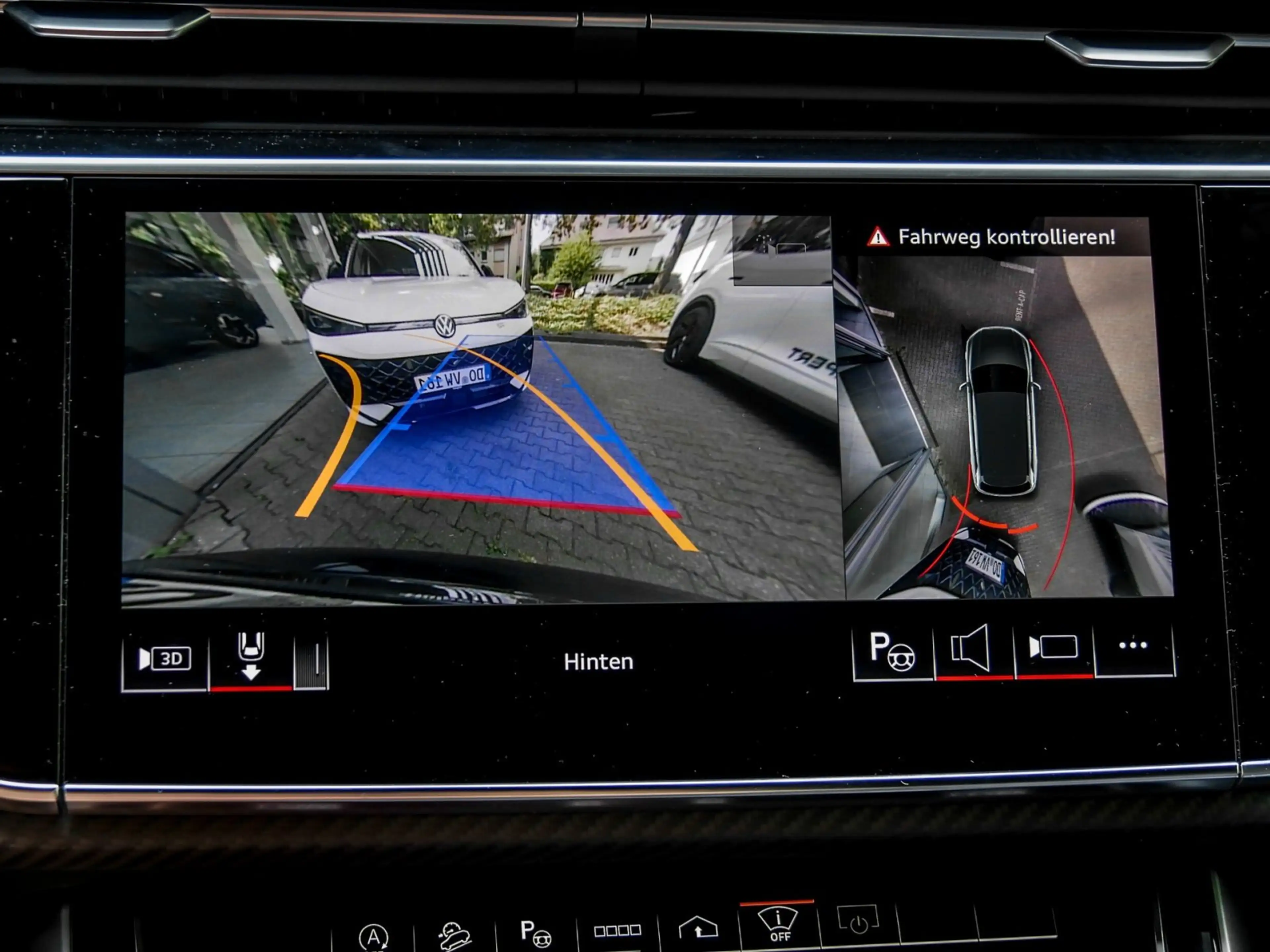 Audi SQ7 TFSI quattro tiptronic AHK PANO B&O LM22 — photo 10