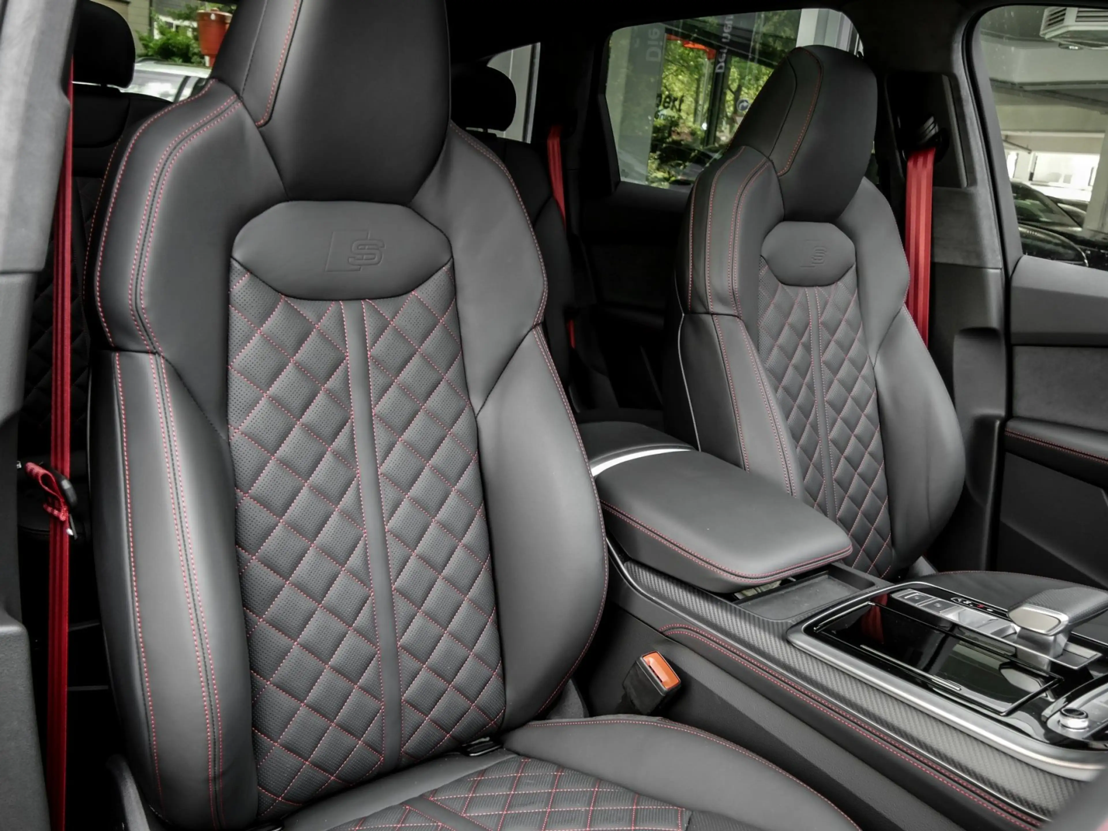 Audi SQ7 TFSI quattro tiptronic AHK PANO B&O LM22 — photo 6