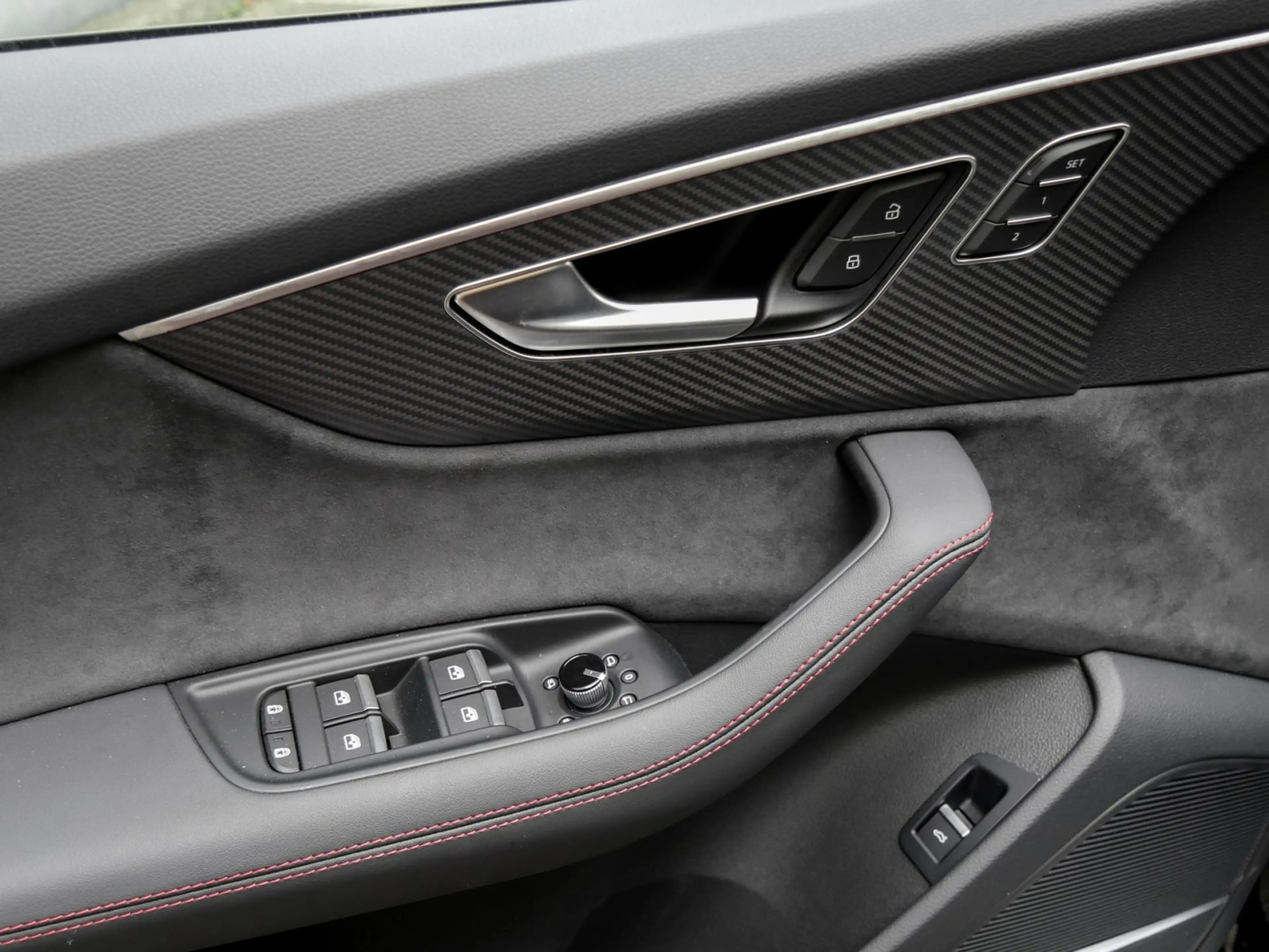 Audi SQ7 TFSI quattro tiptronic AHK PANO B&O LM22 — photo 12