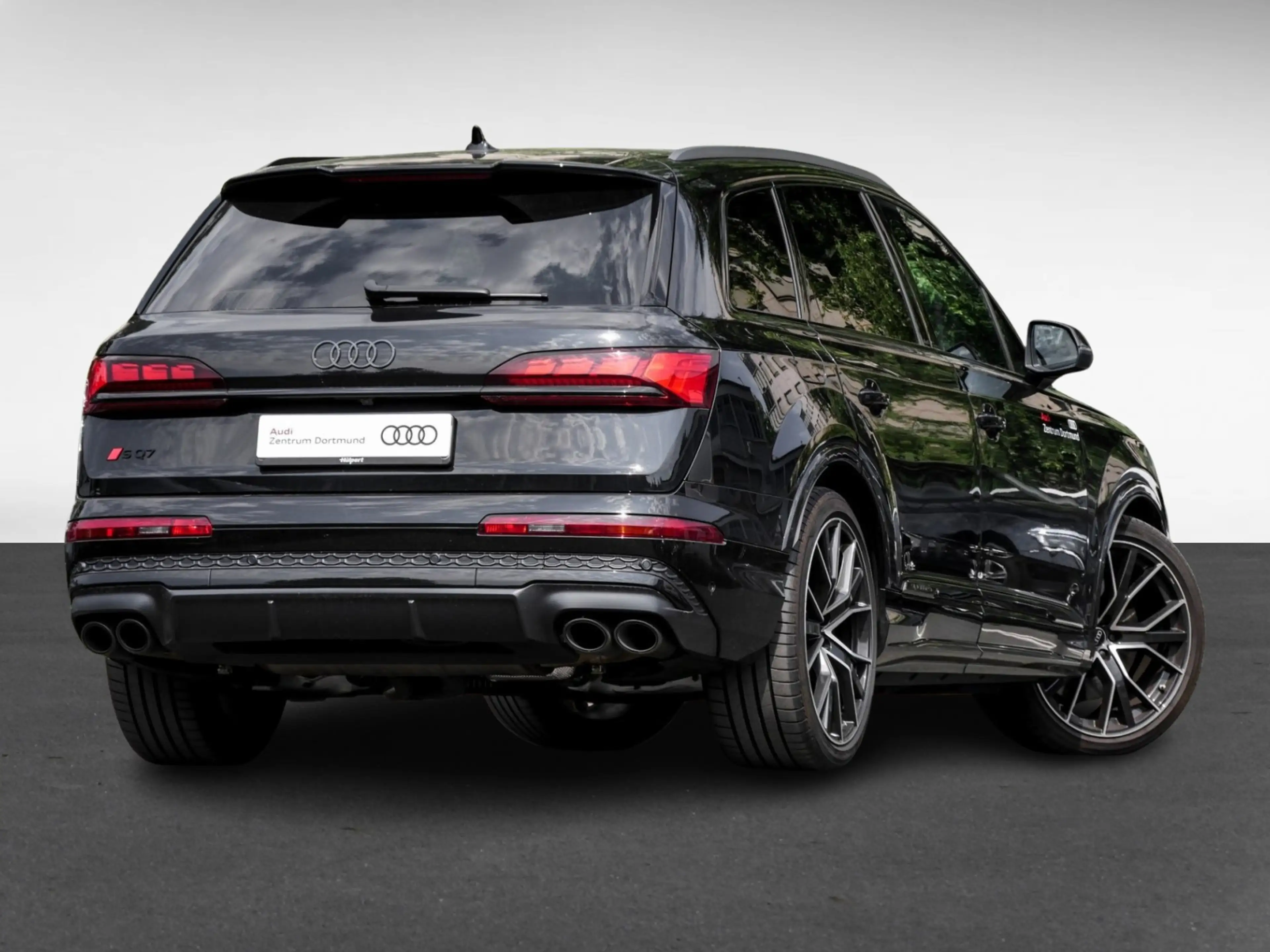 Audi SQ7 TFSI quattro tiptronic AHK PANO B&O LM22 — photo 2