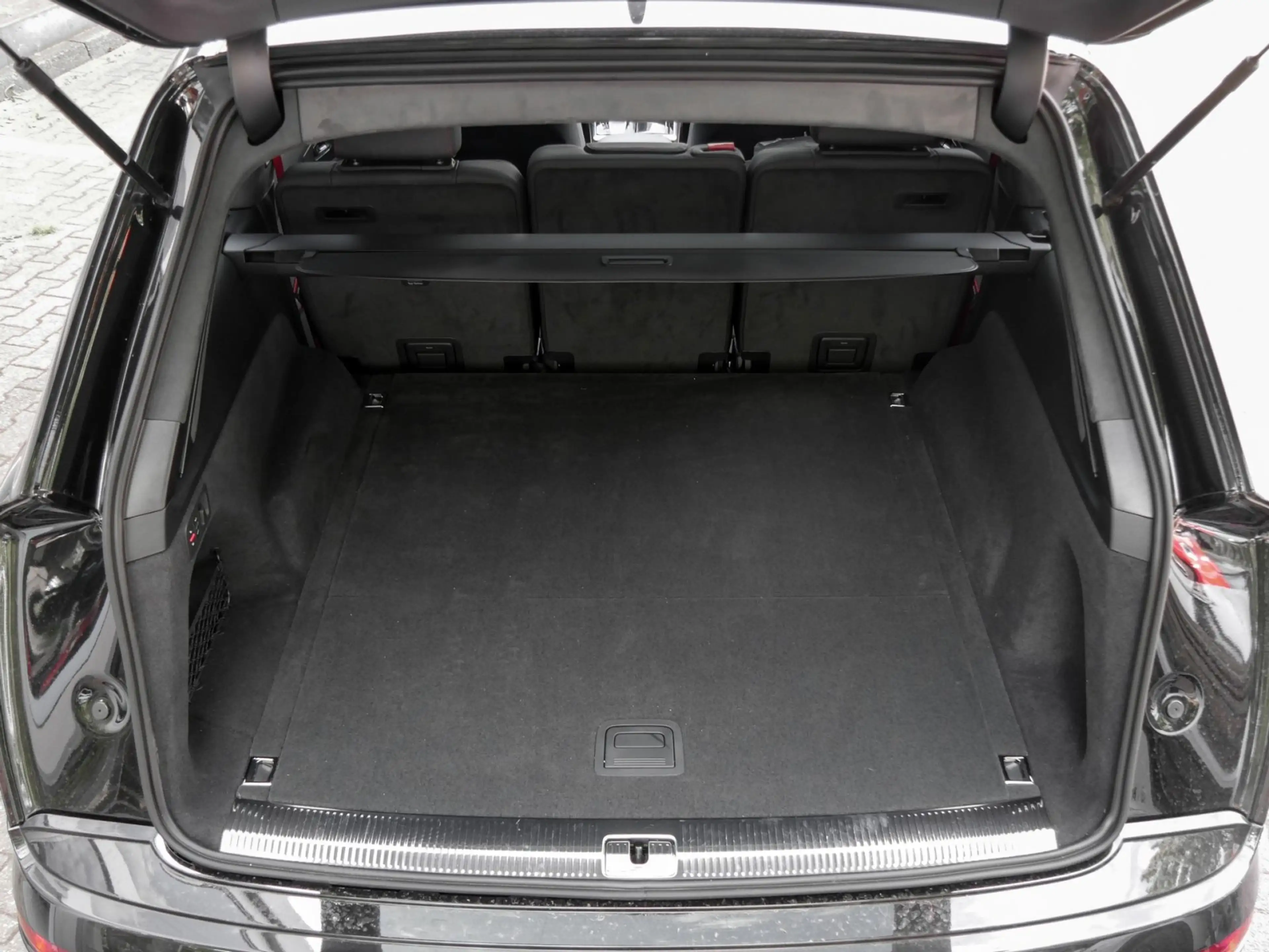 Audi SQ7 TFSI quattro tiptronic AHK PANO B&O LM22 — photo 15