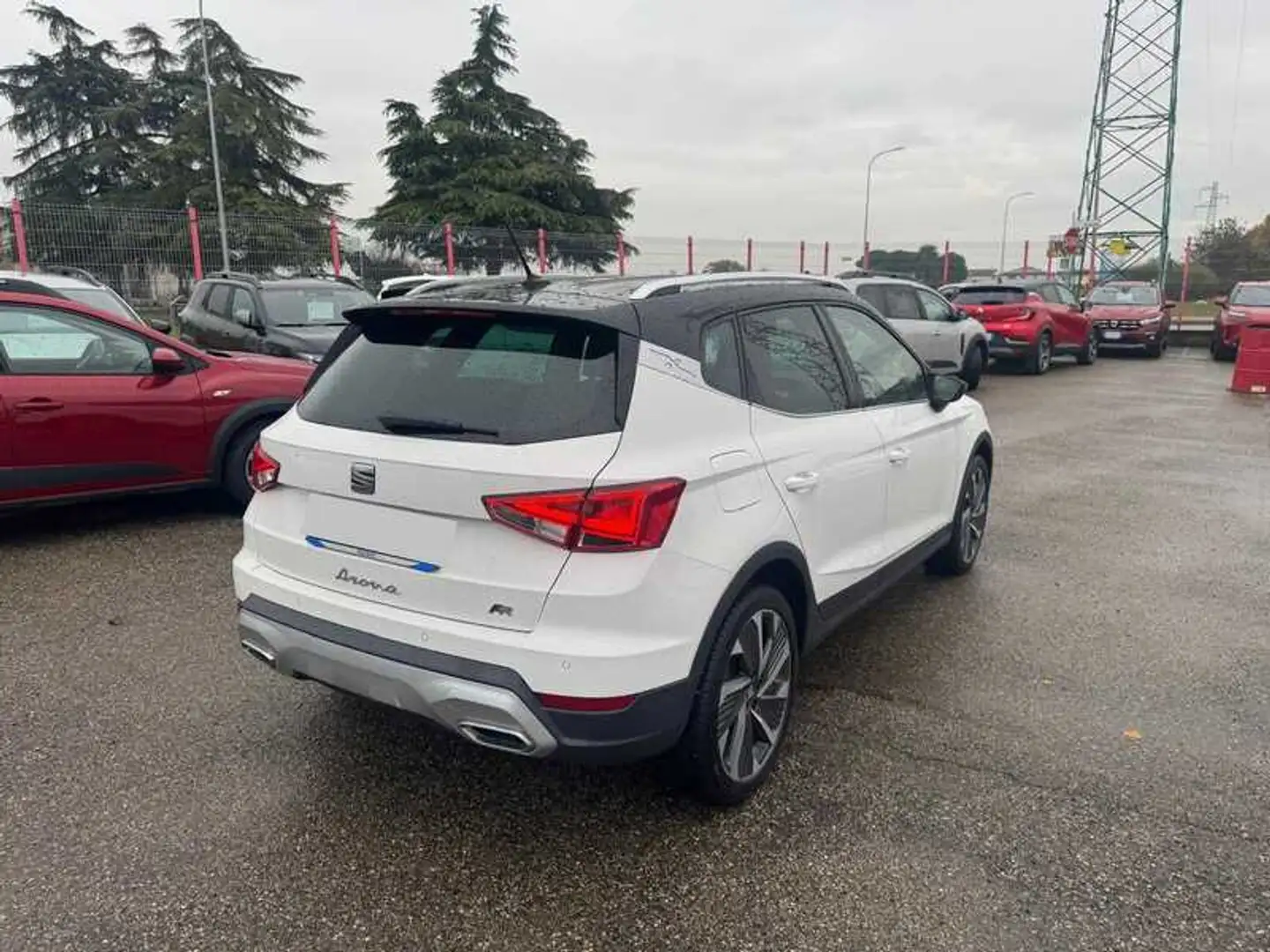 SEAT Arona 1.0 TGI FR 90 CV Bianco - 2
